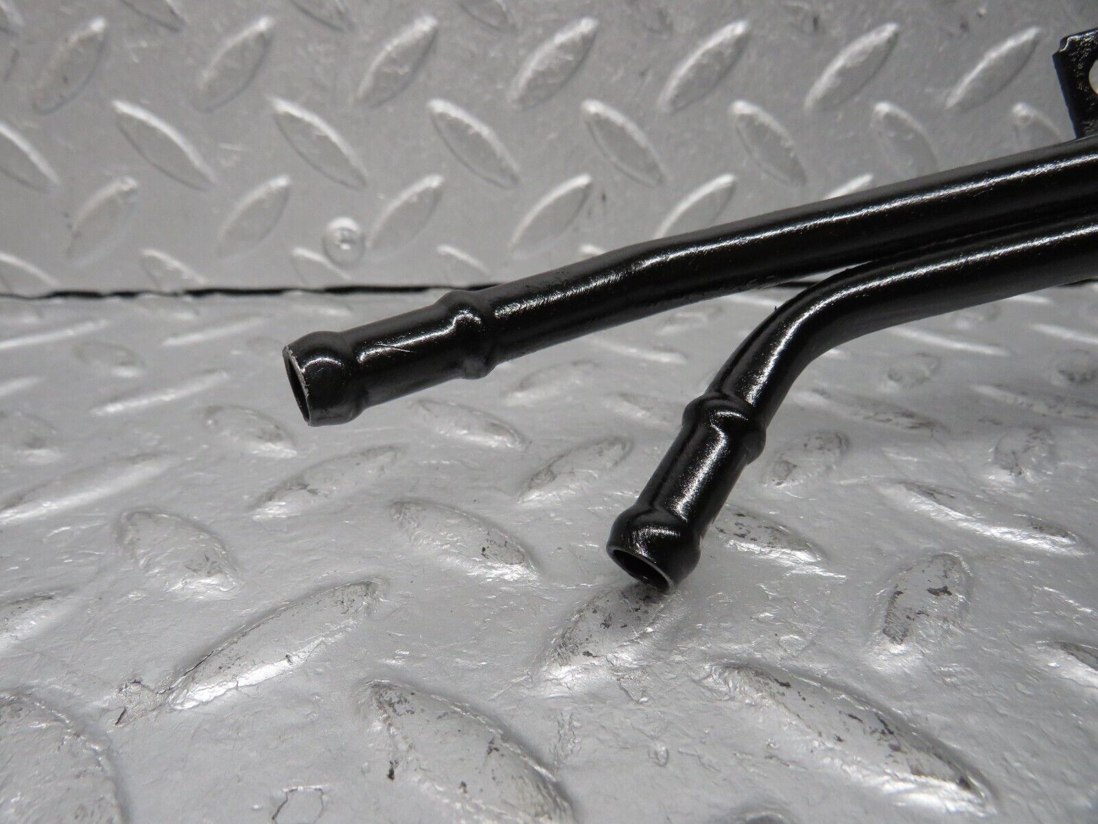 39006 Mercedes-Benz W201 190E 2.6L Oil Cooling Pipe Line