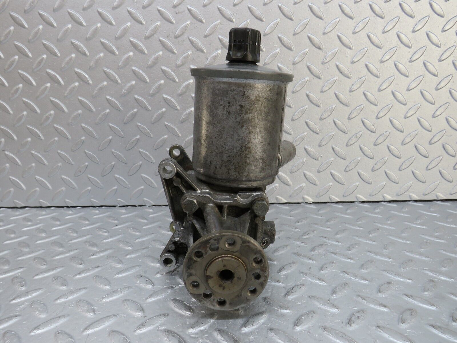 36669 Mercedes-Benz W201 190E 2.0L Power Steering Pump 2014601780