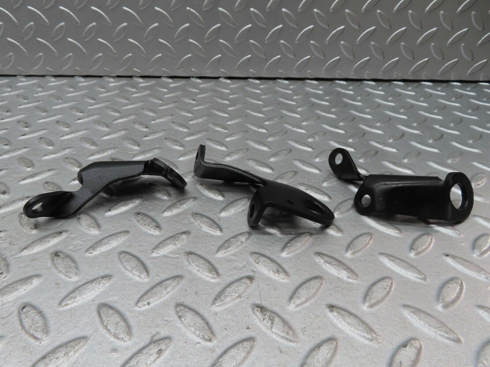 17794 Mercedes-Benz W116 450SEL Engine Lifting Eyes Hooks