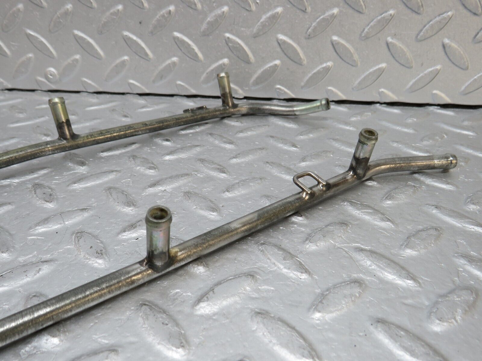 37547 Mercedes-Benz W109 300SEL Fuel Injection Pipe