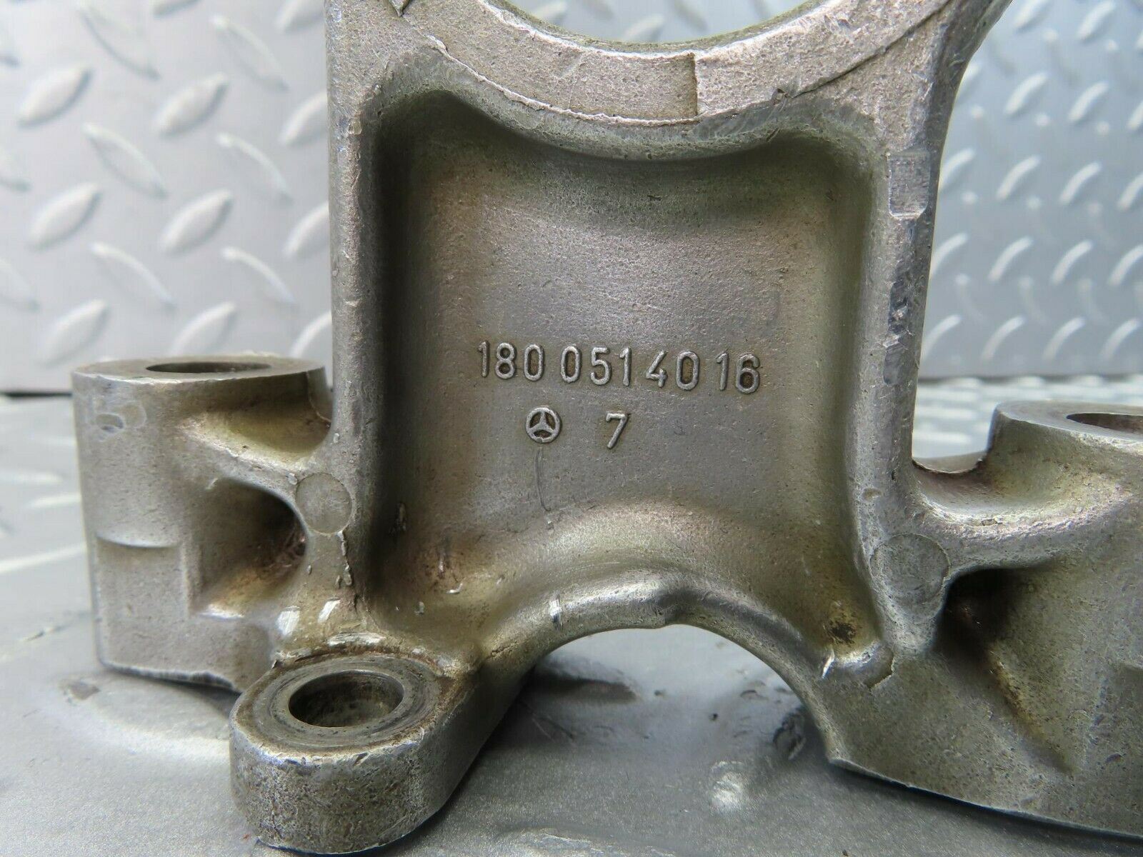 8994 Mercedes-Benz W110 Camshaft Tower Bearing 1800514016 48 mm