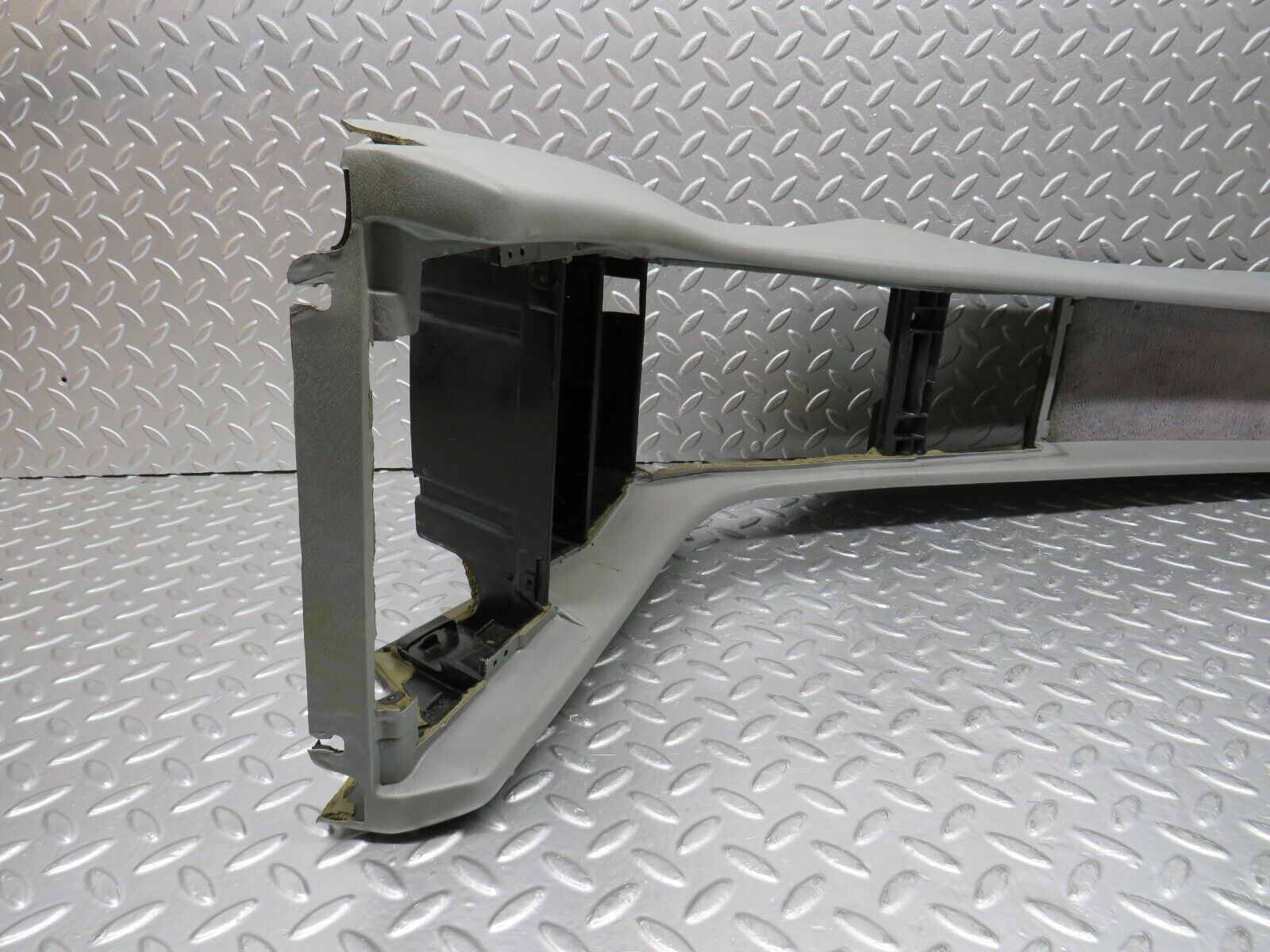 30357 Mercedes-Benz W124 230E Centre Console Grey