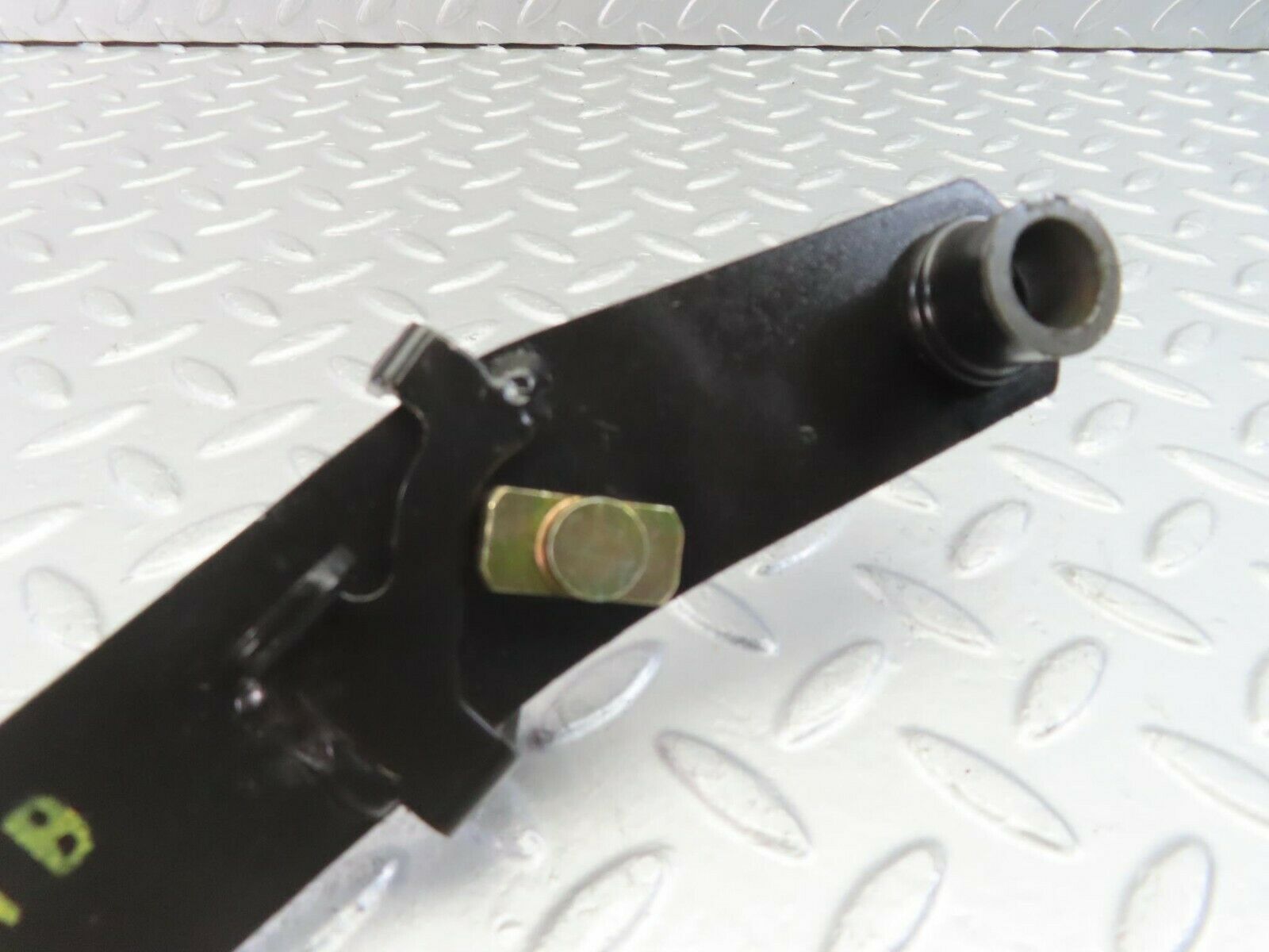 10495 Mercedes-Benz W201 190E Brake Pedal 1232910082