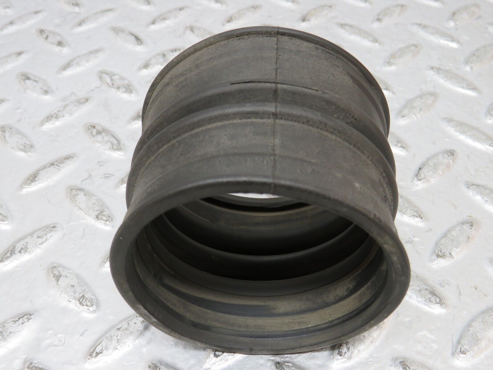 26417 Mercedes-Benz C124 220CE Coupe Air Intake Pipe 1110940291