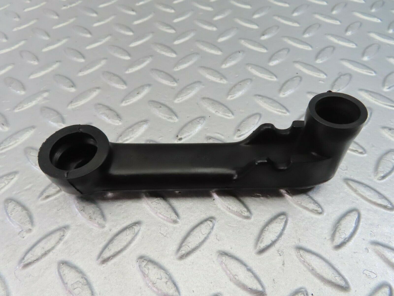 9942 Mercedes-Benz C123 230CE Coupe Crankcase Breather Pipe 1020942682