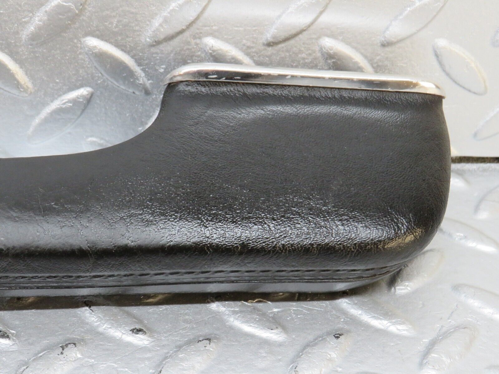 40553 Mercedes-Benz W123 300D Front Right Interior Door Handle Black 1239702001