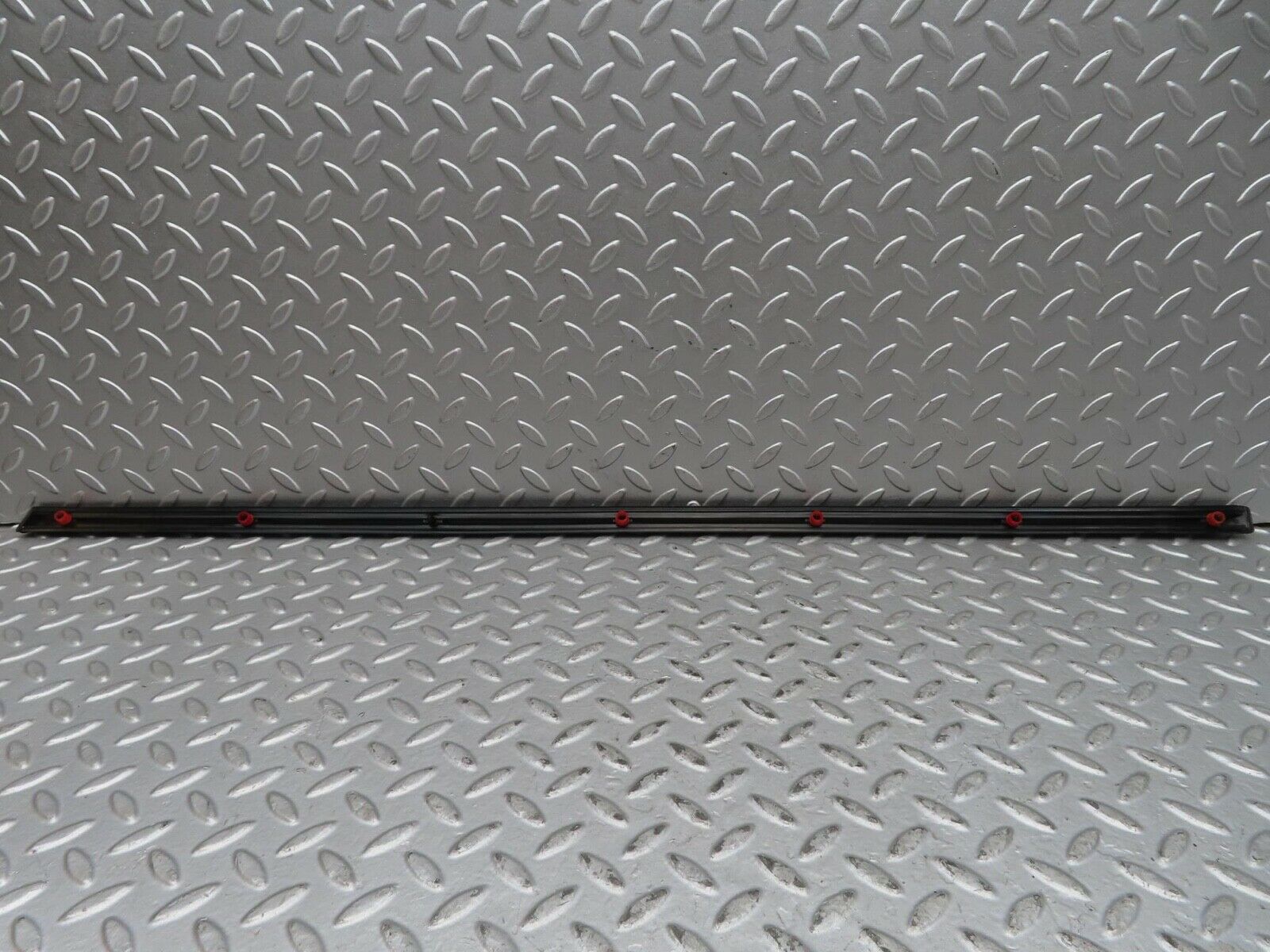 15833 Mercedes-Benz W123 280E Rear Right Door Centre Moulding Trim