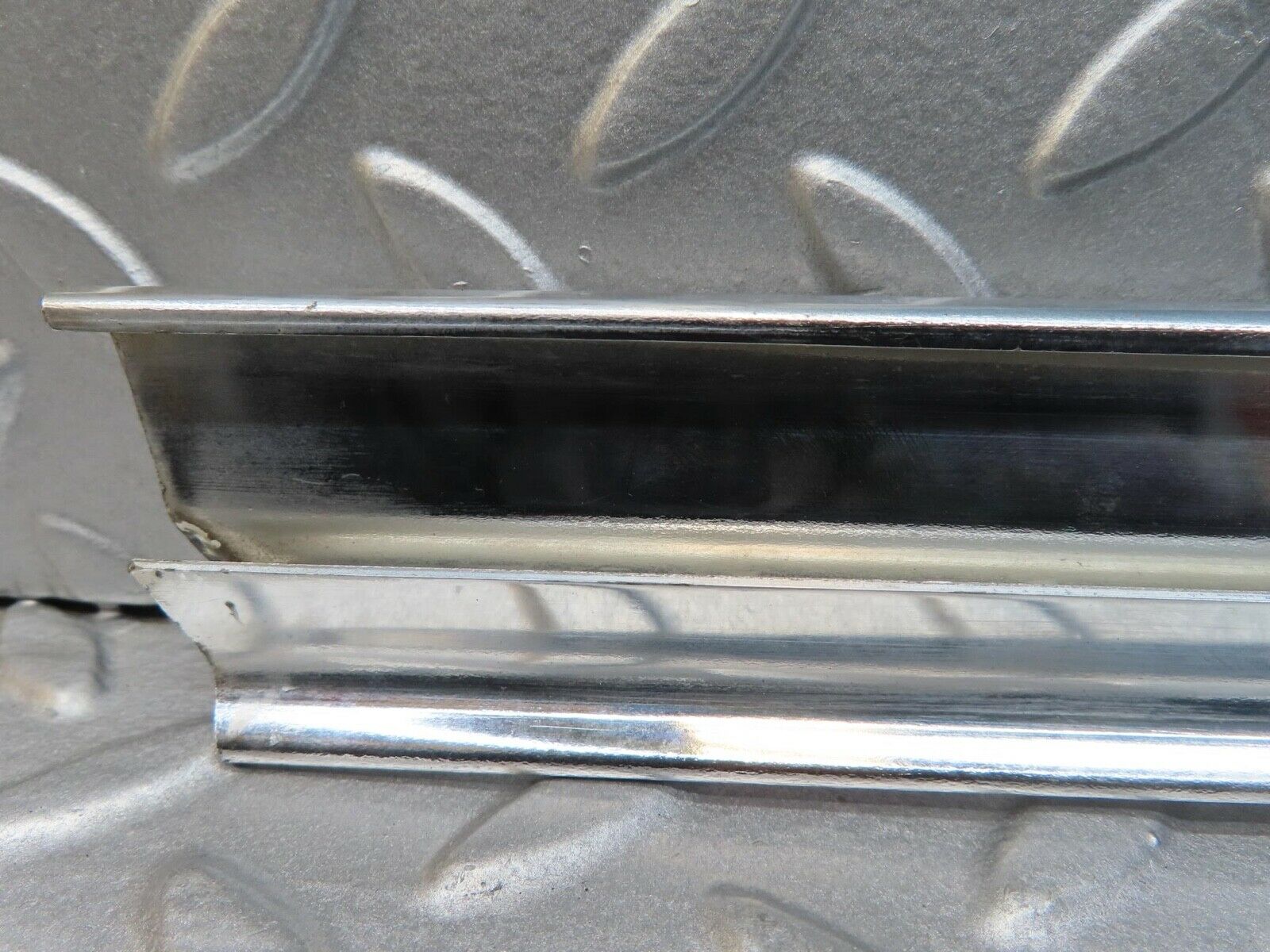 14115 Mercedes-Benz C107 280SLC Rear Right Quarter Window Chrome Trim