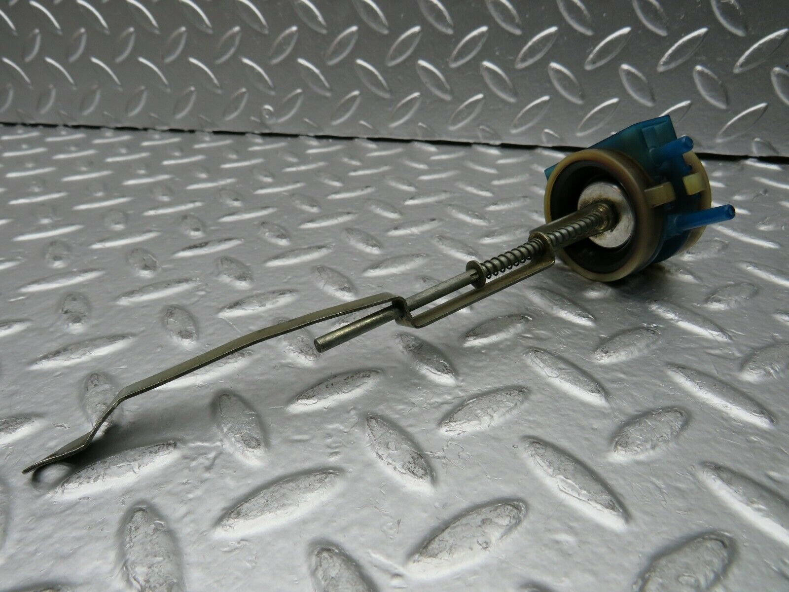 22788 Mercedes-Benz C107 450SLC Coupe Trunk Lock Vacuum Actuator