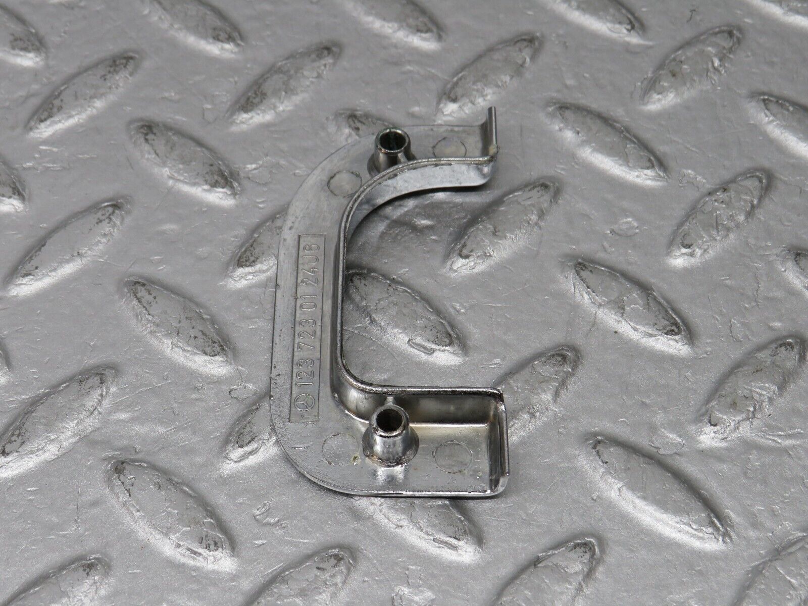 36092 Mercedes-Benz W126 420SE Interior Chrome Door Latch Left 1237230124