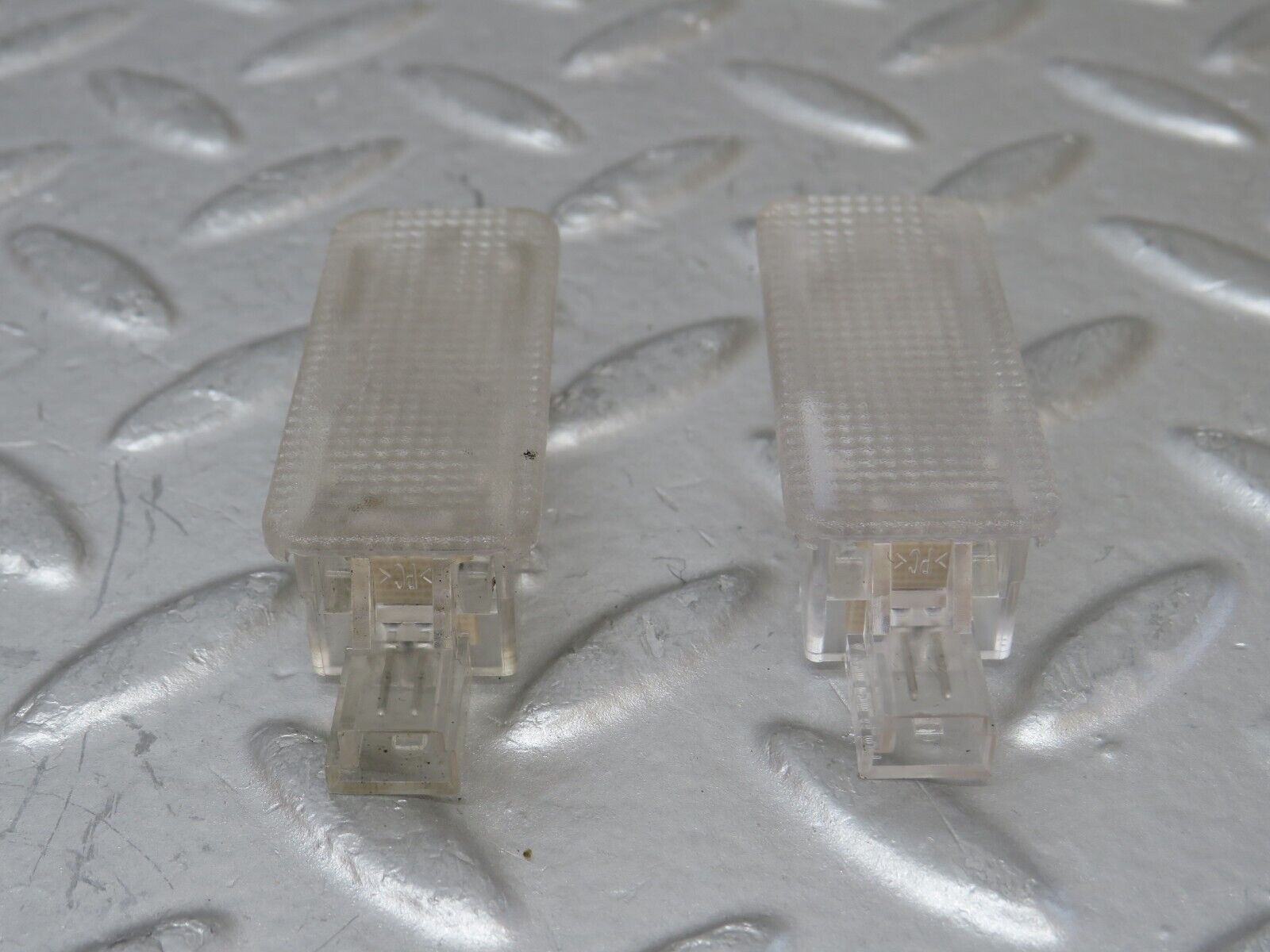 34885 Mercedes-Benz W210 320E Under Dash Light 2x 2208201101