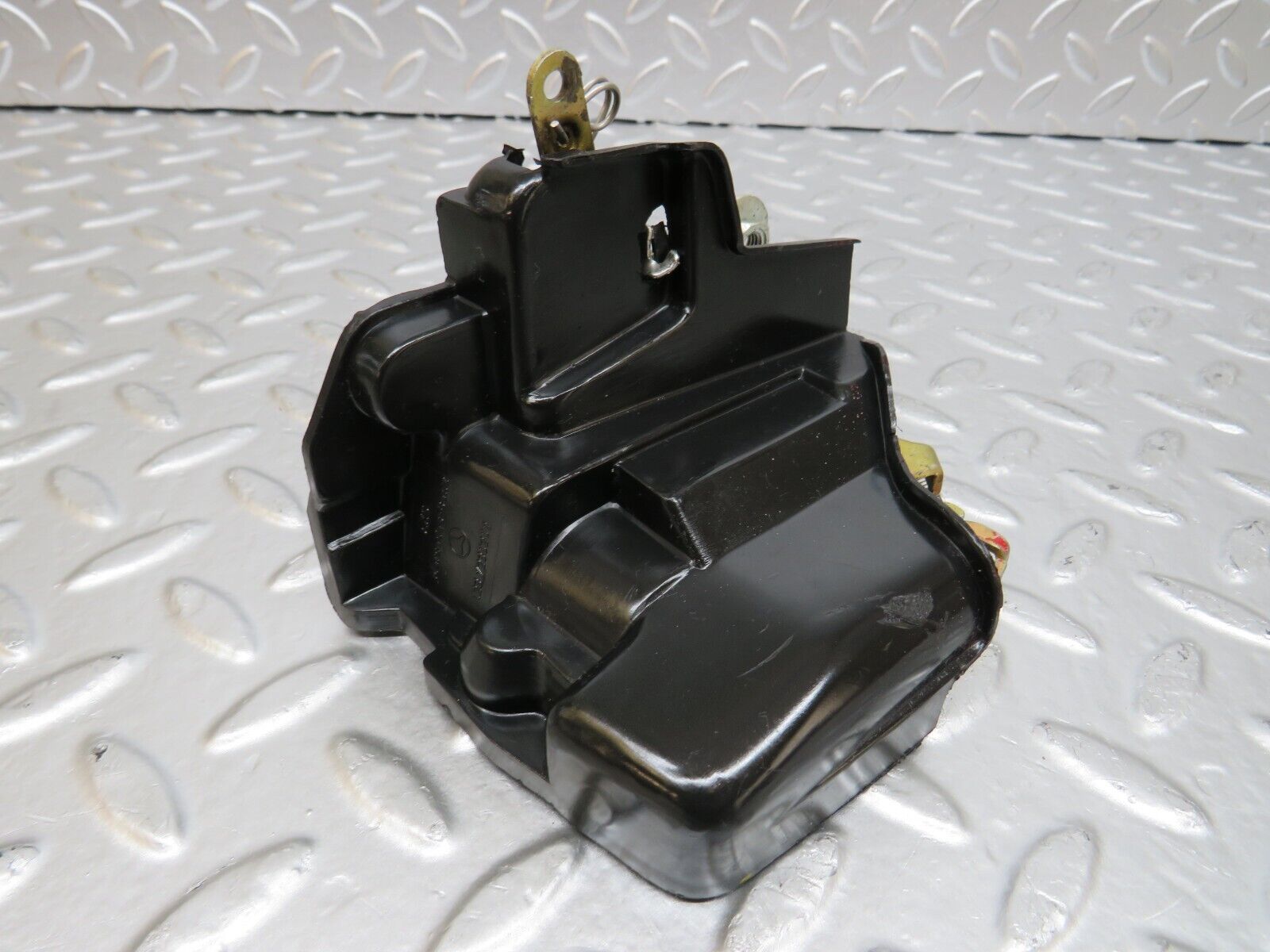 25457 Mercedes-Benz W123 200 Front Right Door Lock Mechanism 1237230208