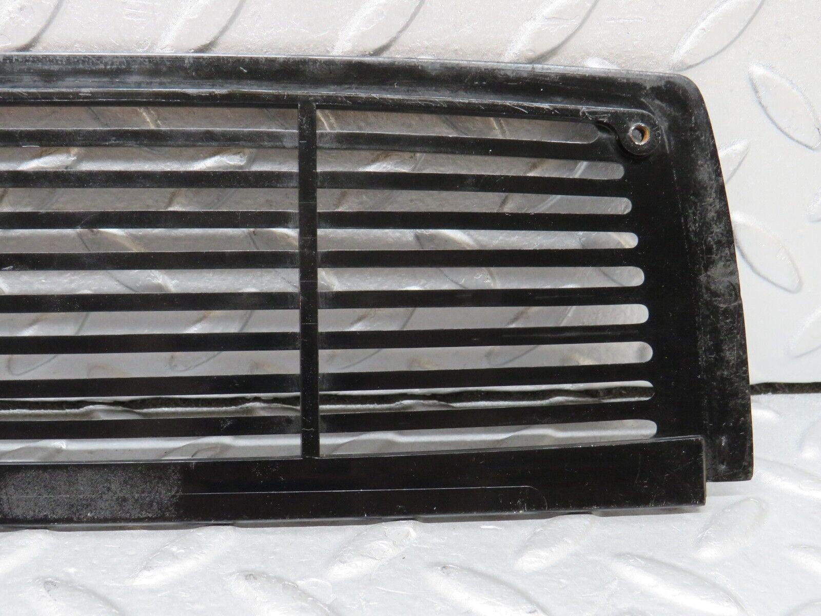 35818 Mercedes-Benz W108 Dashboard Centre Speaker Cover Grill