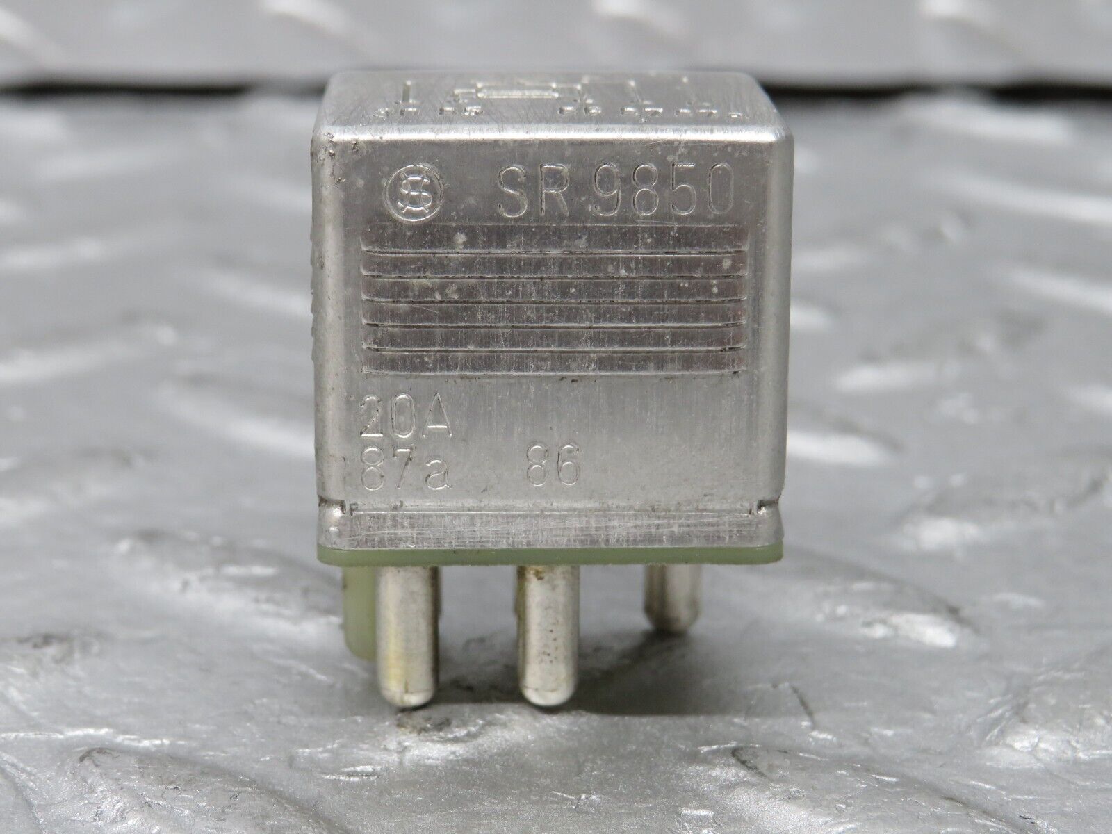 36089 Mercedes-Benz W126 420SE Multi Purpose Relay 0015420219