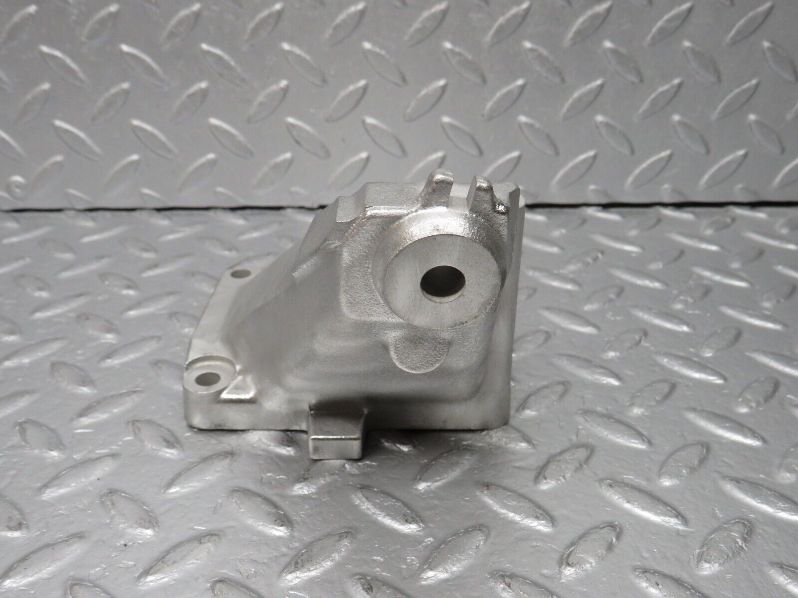 39427 Mercedes-Benz R129 320SL Coupe Engine Mount Bracket Left Side 1042230404