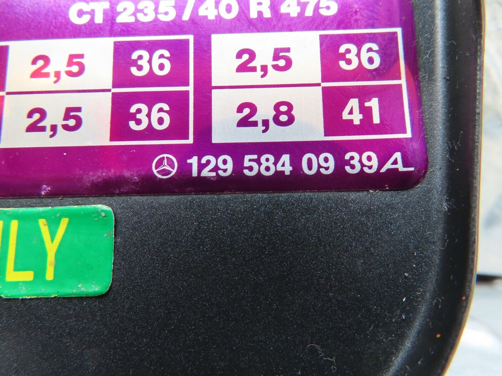 17429 Mercedes-Benz R129 300SL Coupe Fuel Tank Flap Cap 1295840939