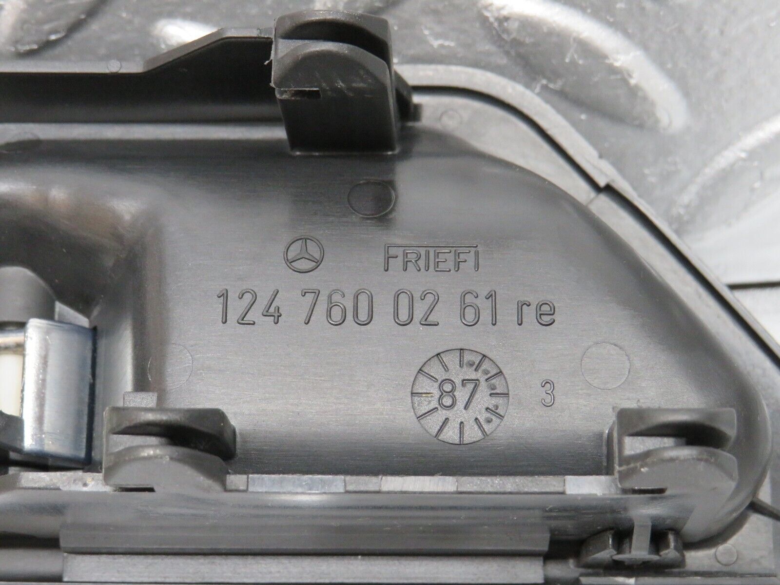 32442 Mercedes-Benz S124 300TE Front Right Interior Door Handle 1247600261