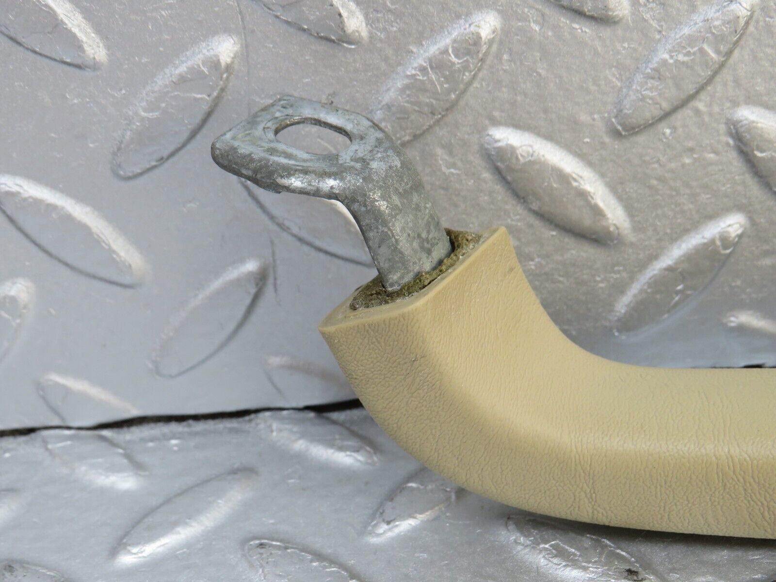 36722 Mercedes-Benz W201 190E 2.0L Interior Door Handle Beige Left 2018100351 2017200128