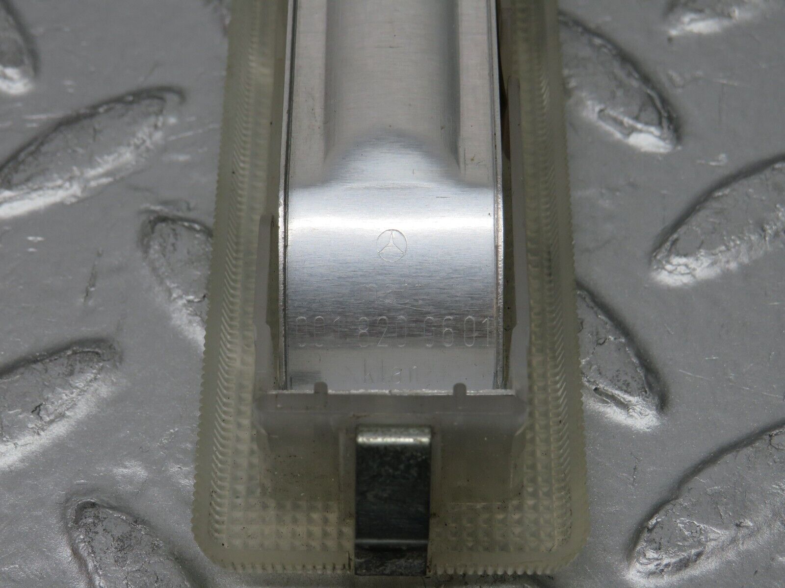 31320 Mercedes-Benz S124 220TE Wagon Rear Interior Dome Light 0018200601