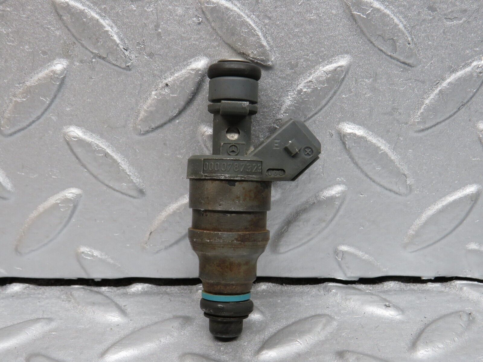 38655 Mercedes-Benz R129 280SL Coupe Fuel Injector Bosch 0000787323 0280155209