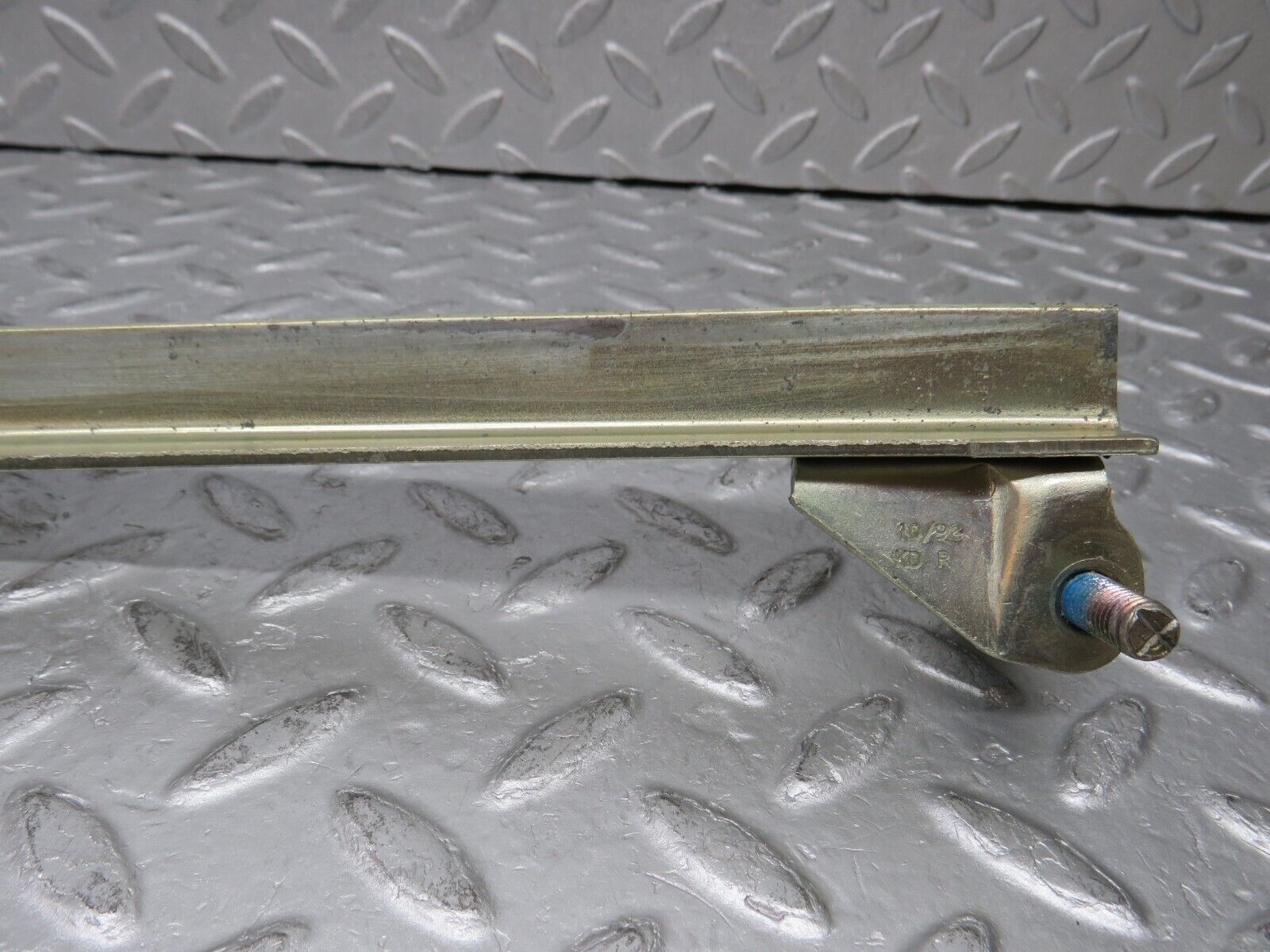 37800 Mercedes-Benz A124 320E Cabriolet Front Left Window Channel