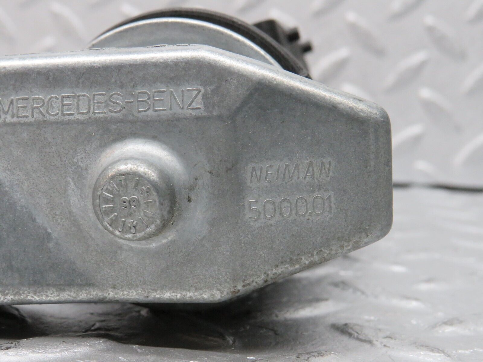 38471 Mercedes-Benz R129 280SL Coupe Steering Lock Ignition Switch With Key