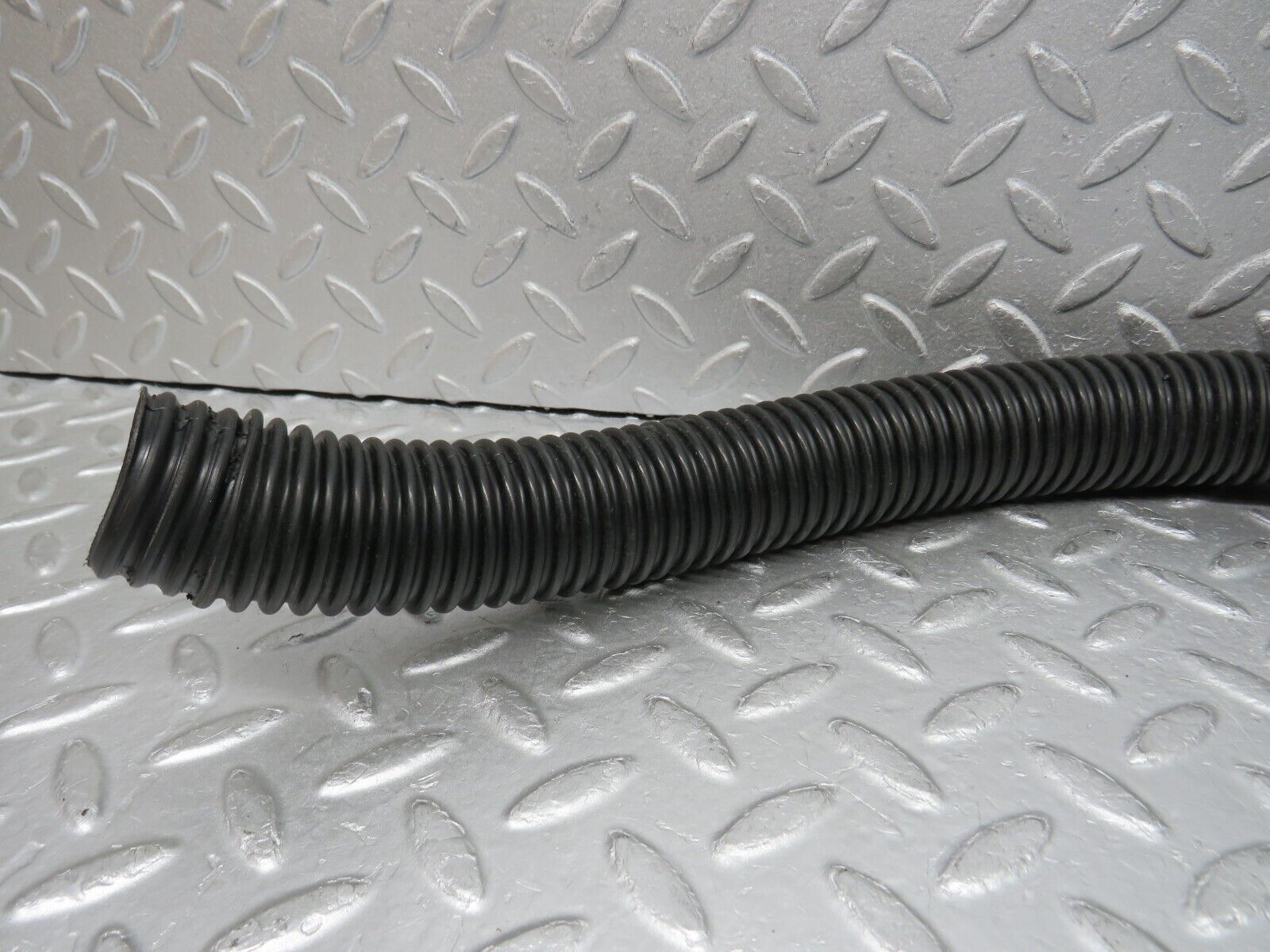 37577 Mercedes-Benz W109 300SEL Trunk Water Drain Hose Pipe