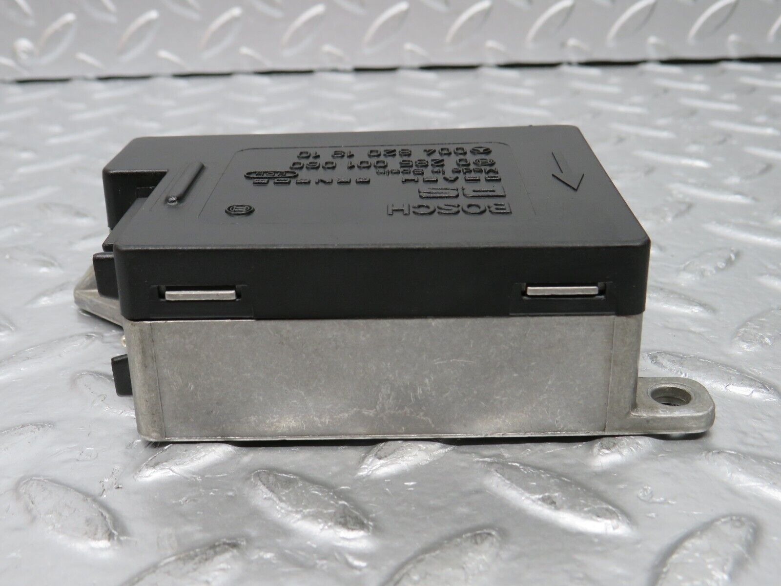 30411 Mercedes-Benz W124 230E Crash Sensor 0048201910 0285001060