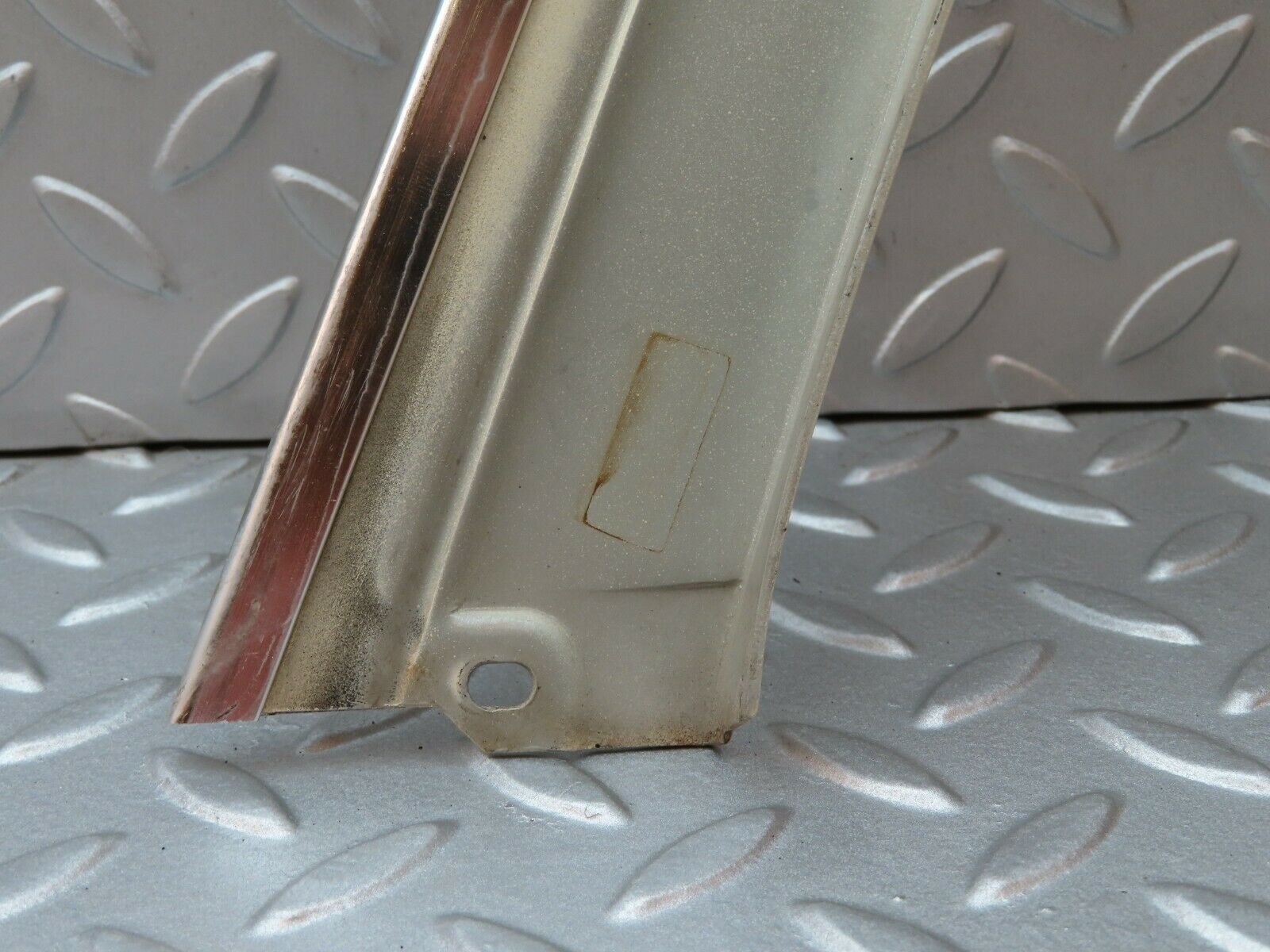 4025 Mercedes-Benz S123 200T Wagon Window Frame Rear Left