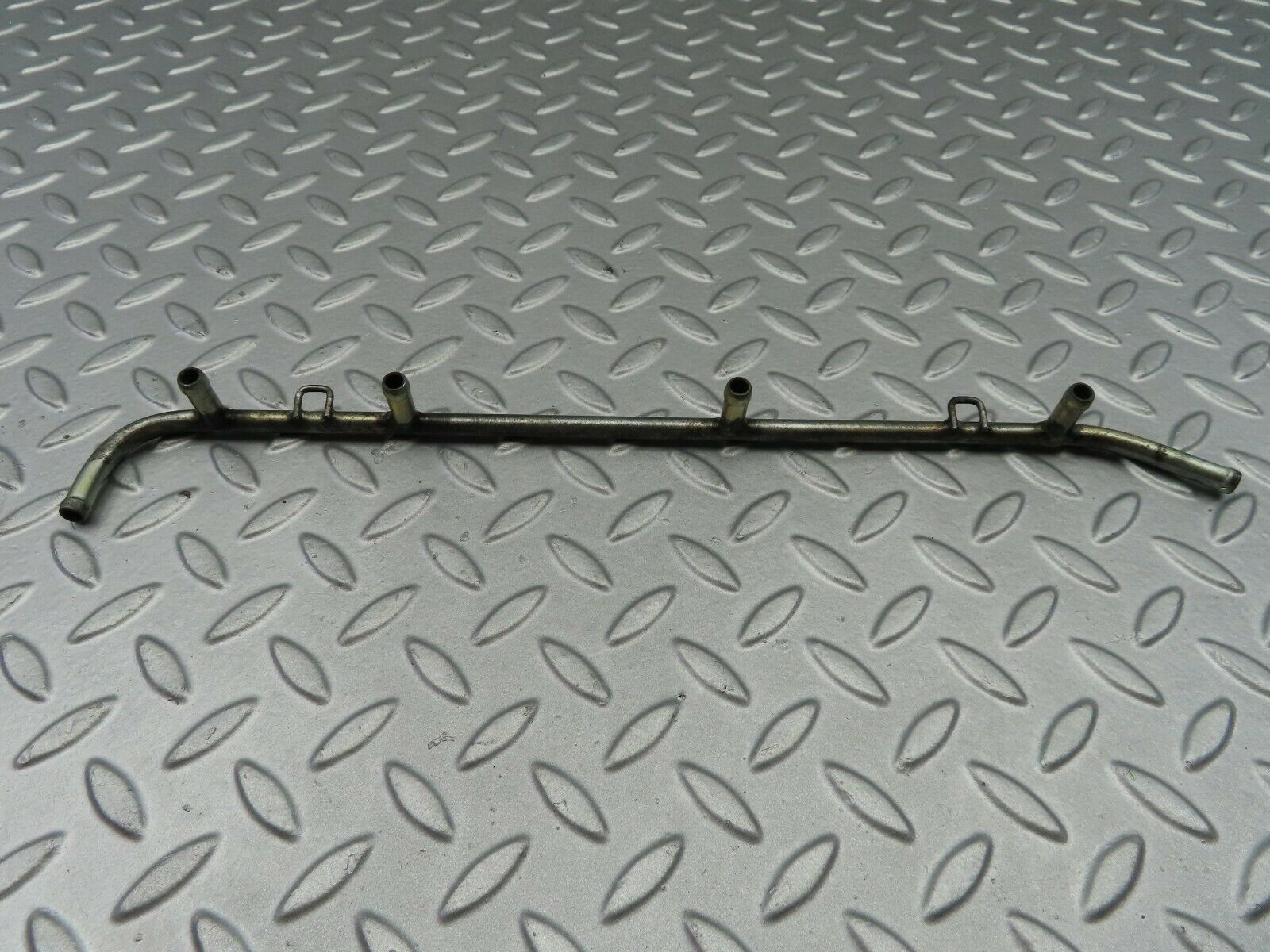 7078 Mercedes-Benz C107 350SLC Coupe Right Side Fuel Injection Pipe