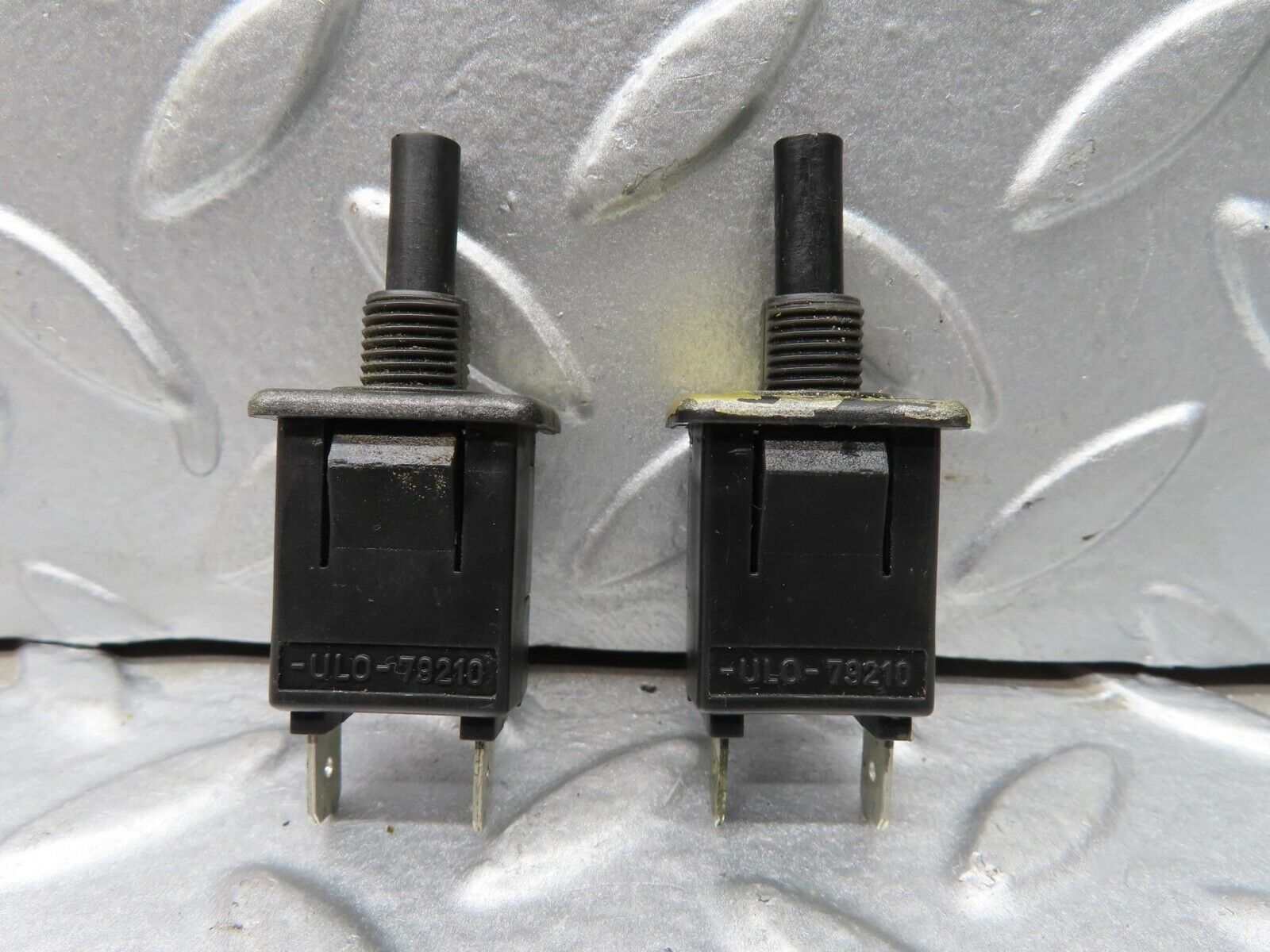 14481 Mercedes-Benz W116 350SE Door Contact Switch 0008213252