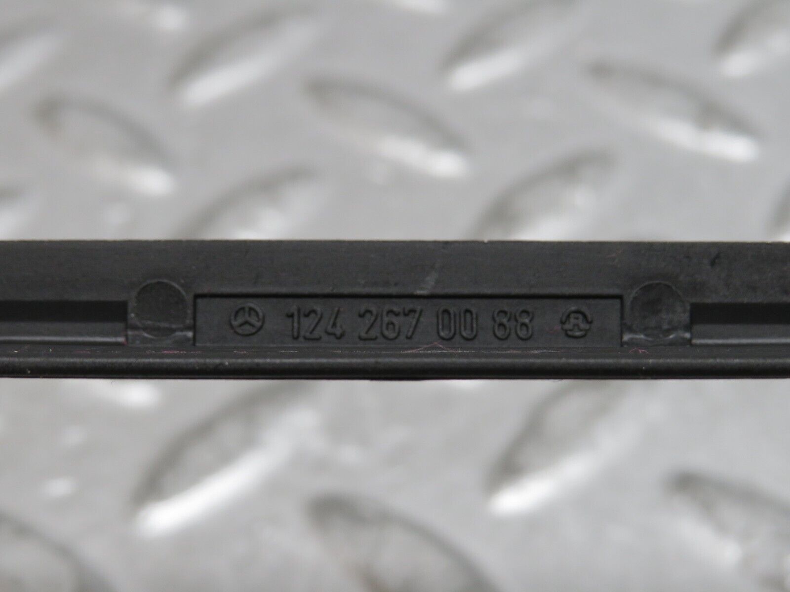 29448 Mercedes-Benz W124 230E Gear Selector Surround 1242670088