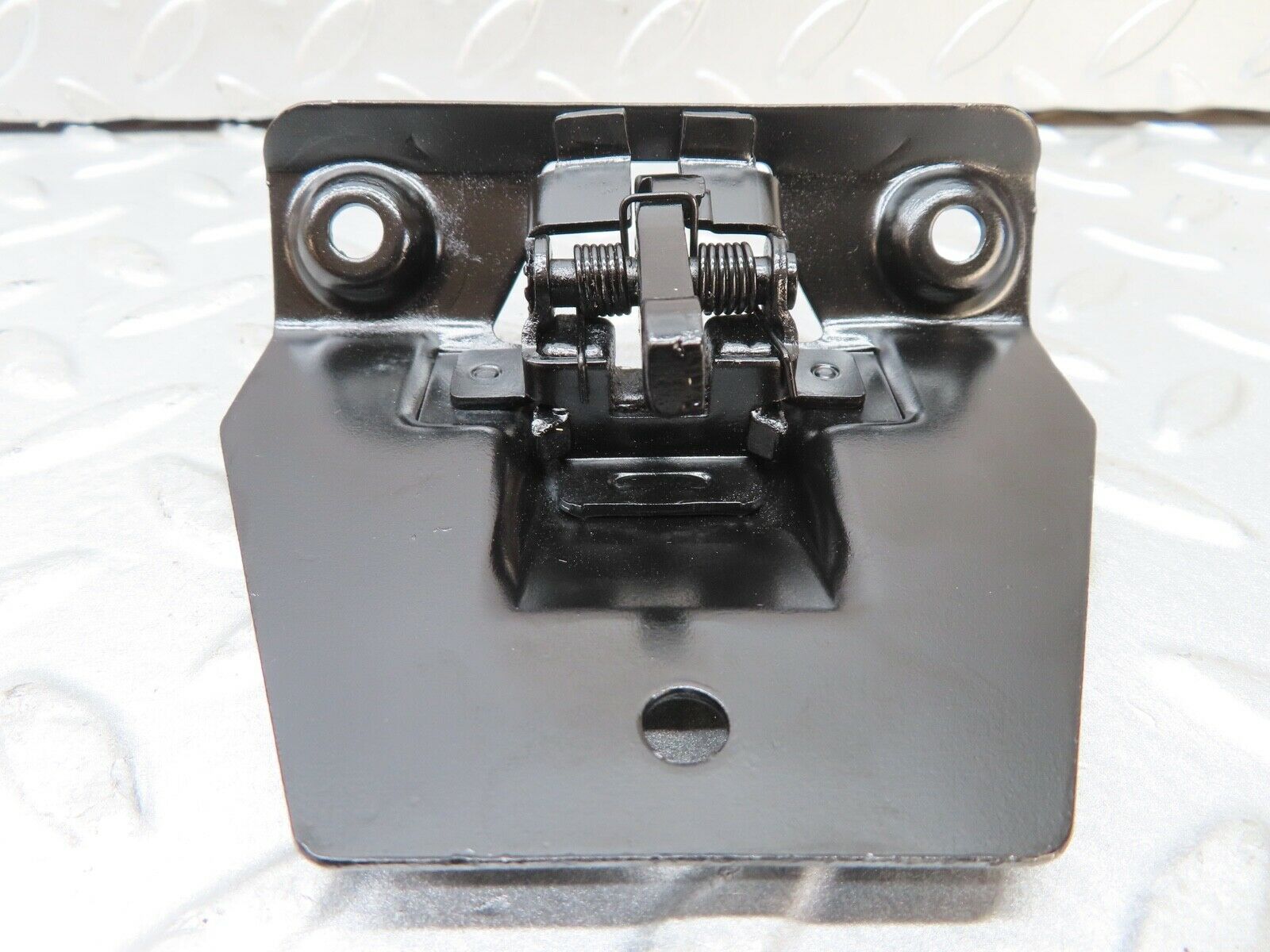 17610 Mercedes-Benz W116 450SEL Trunk Boot Lock Latch 1137500285