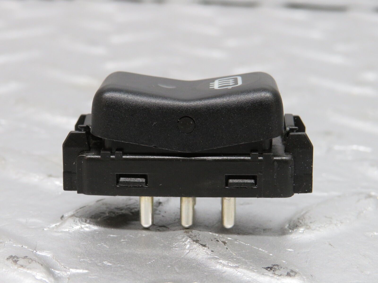 39639 Mercedes-Benz R129 320SL Coupe Rear Windscreen Defroster Switch 1298212351