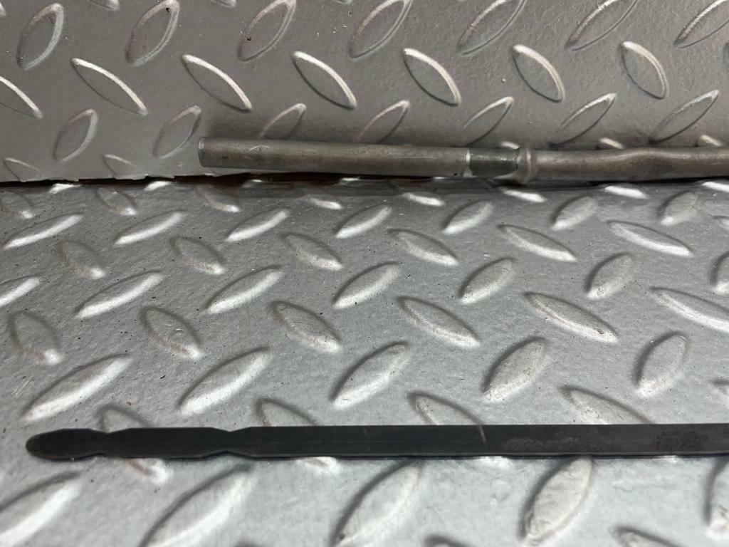 0192 Mercedes-Benz W116 350SE Oil Dipstick