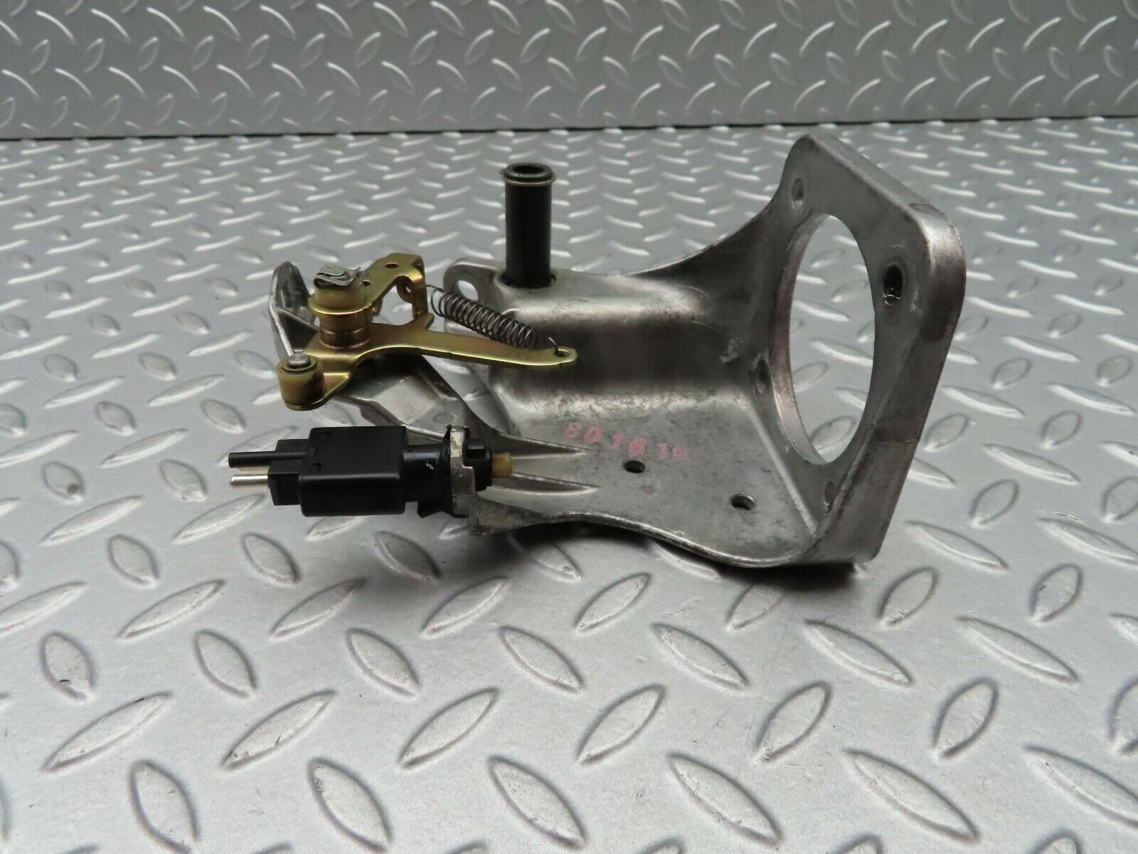 5490 Mercedes-Benz W124 230E Brake Pedal Bracket 1242900919