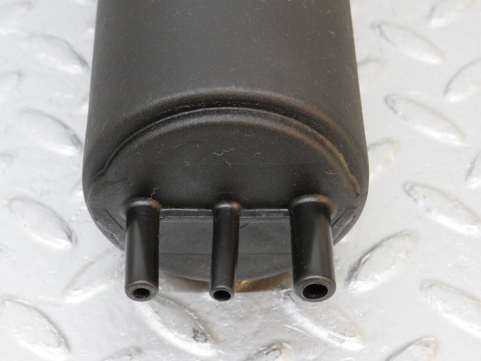 39392 Mercedes-Benz R129 320SL Coupe Fuel Charcoal Filter Canister 1294700859