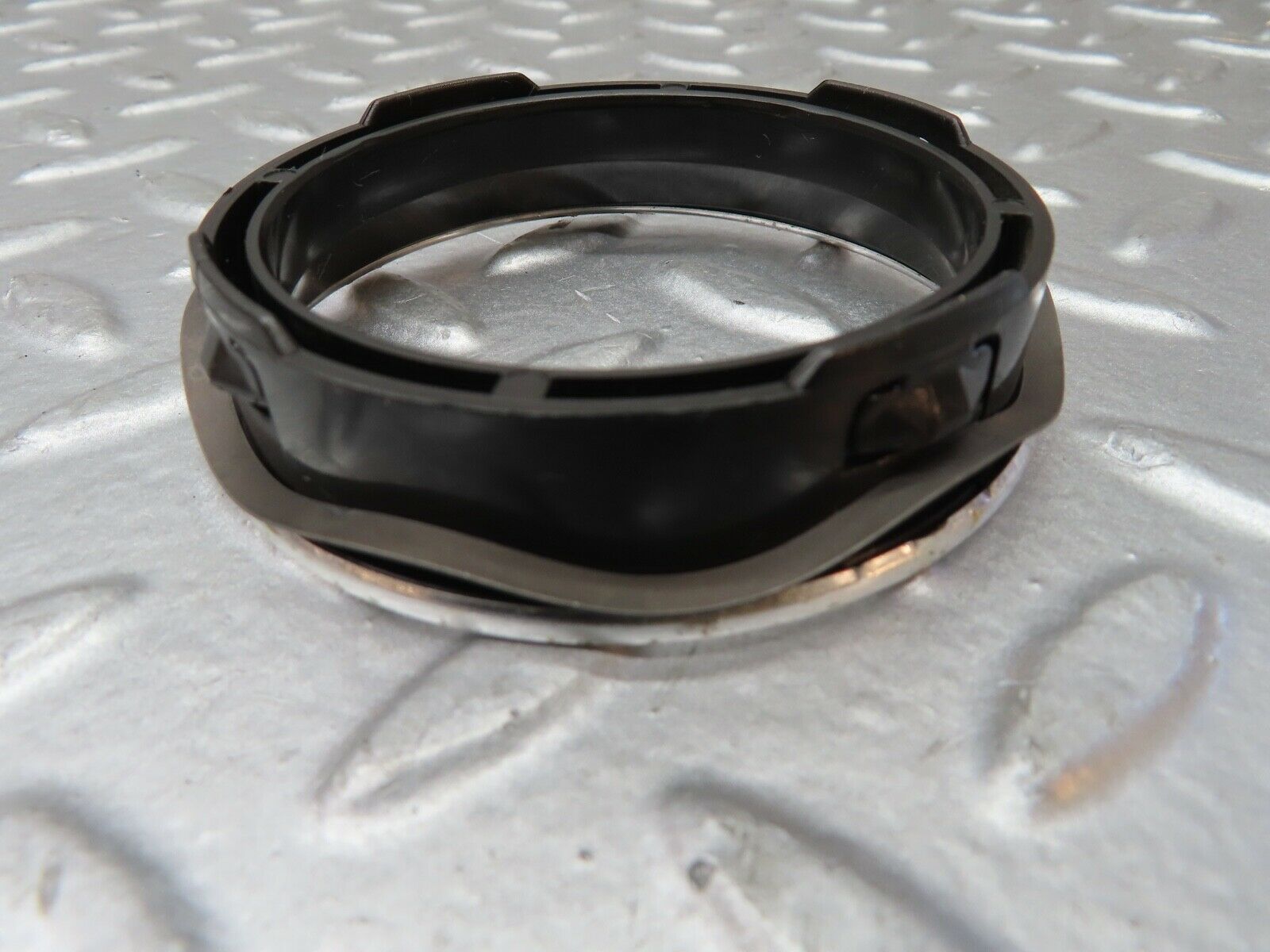 21318 Mercedes-Benz W123 230E Dashboard Air Vent Chrome Bezel