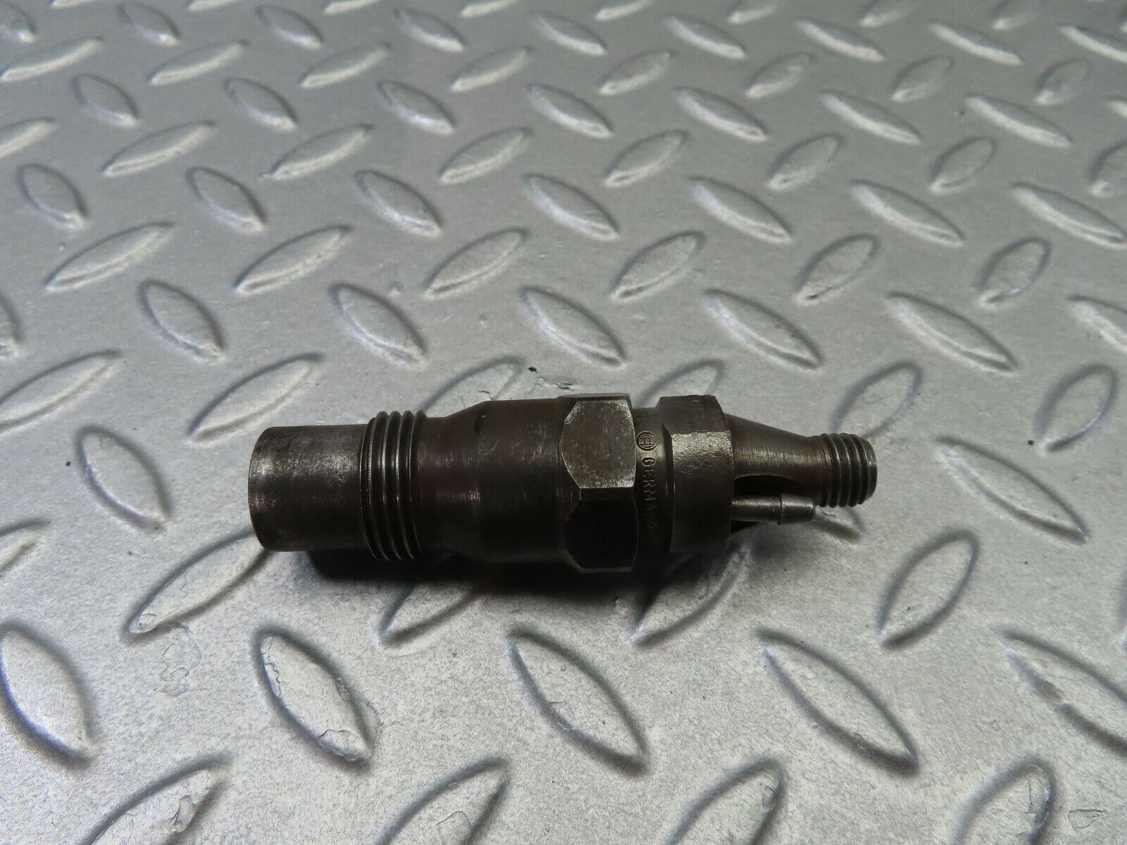 7957 Mercedes-Benz W116 Fuel Injector Bosch OM617