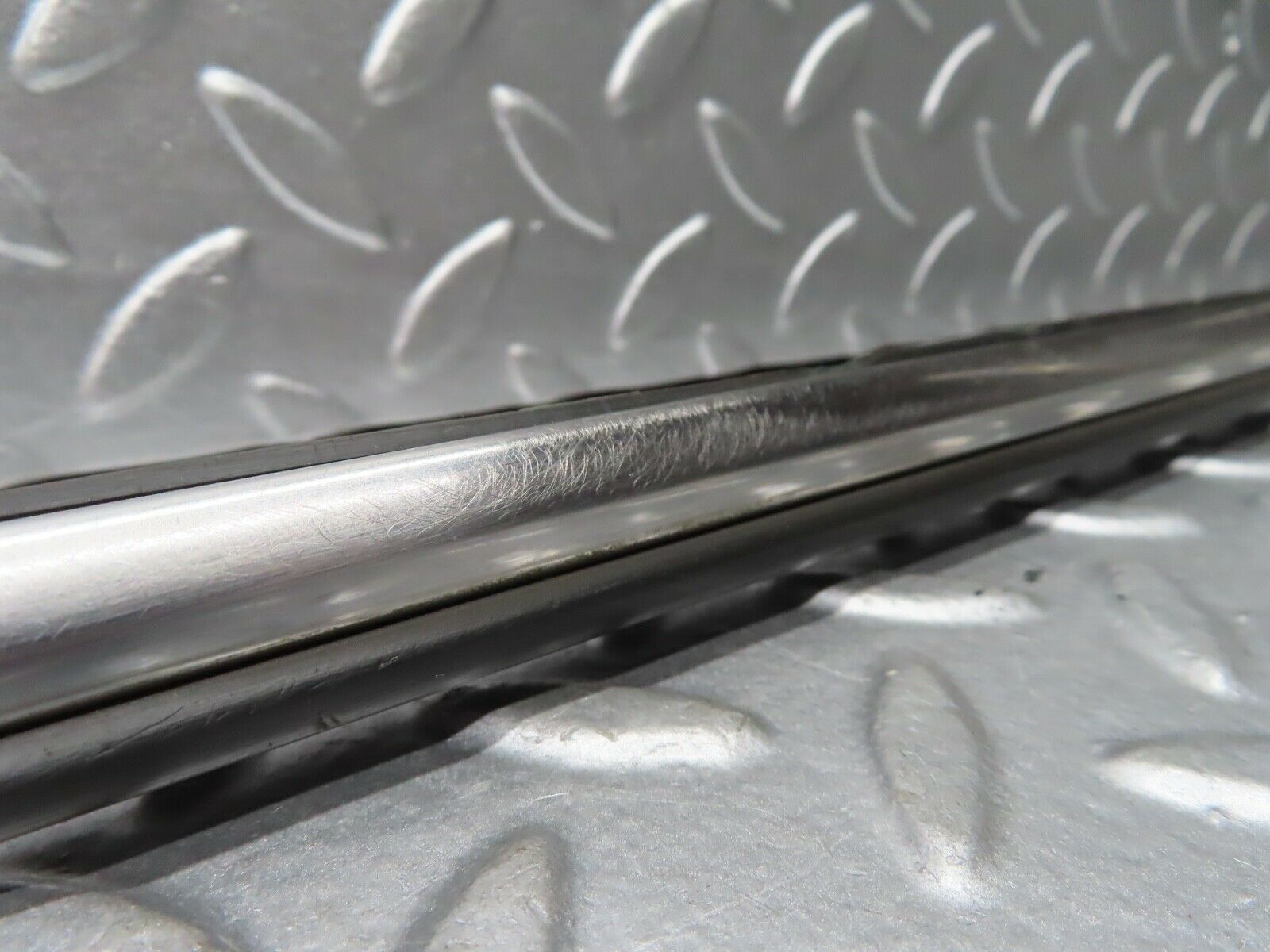 20961 Mercedes-Benz W114 250CE Coupe Rear Right Fender Wing Centre Moulding Trim