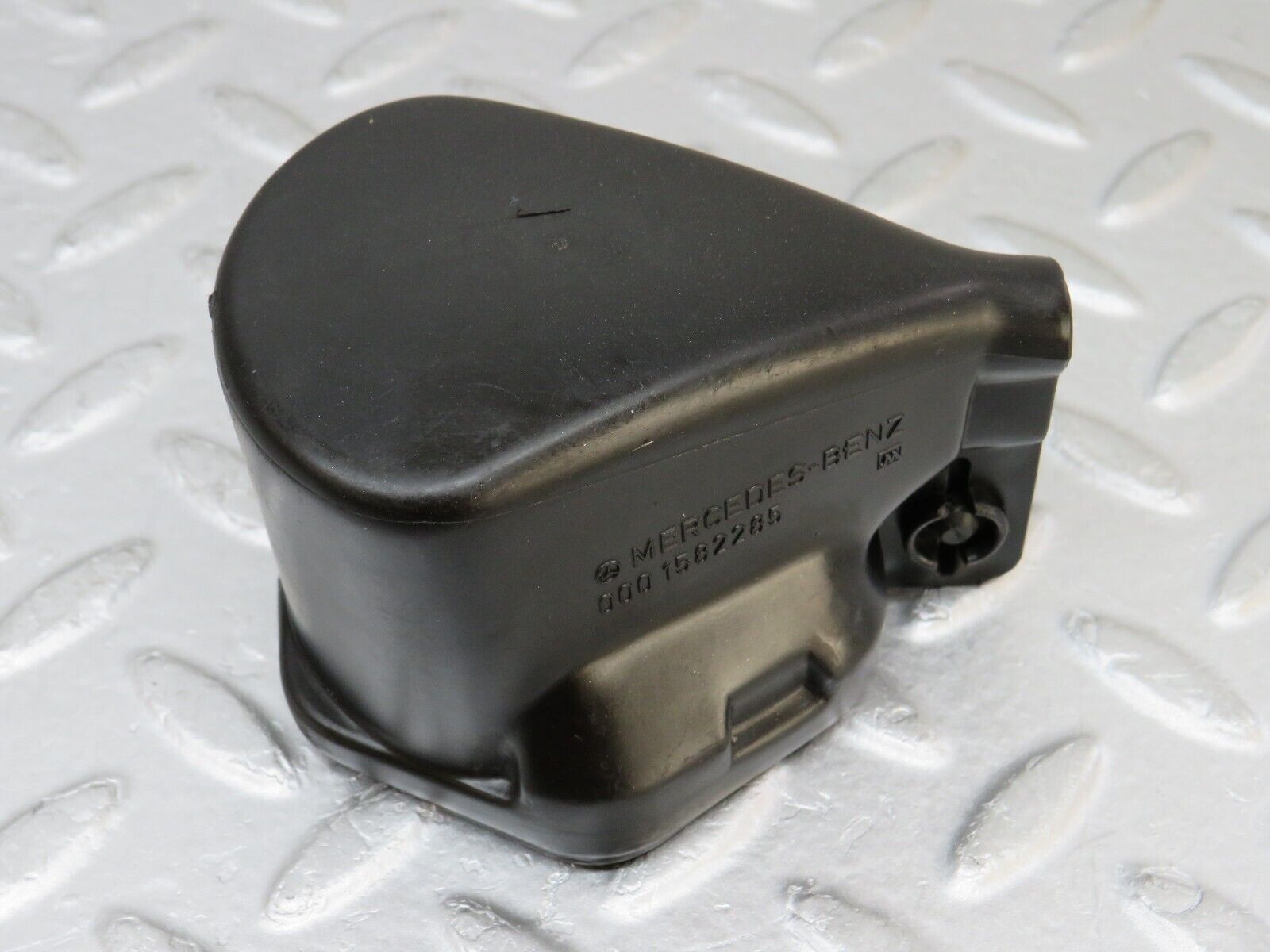 36032 Mercedes-Benz W126 420SE Ignition Coil Cover Cap 0001582285