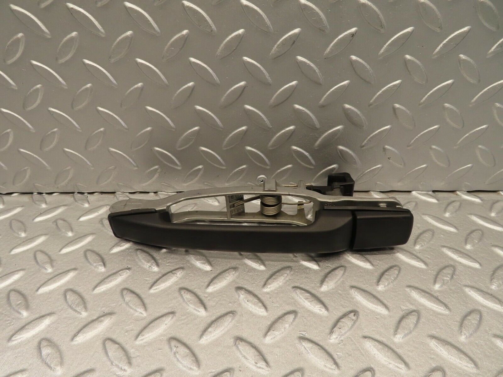 11825 Mercedes-Benz W201 190E Exterior Door Handle Rear Left