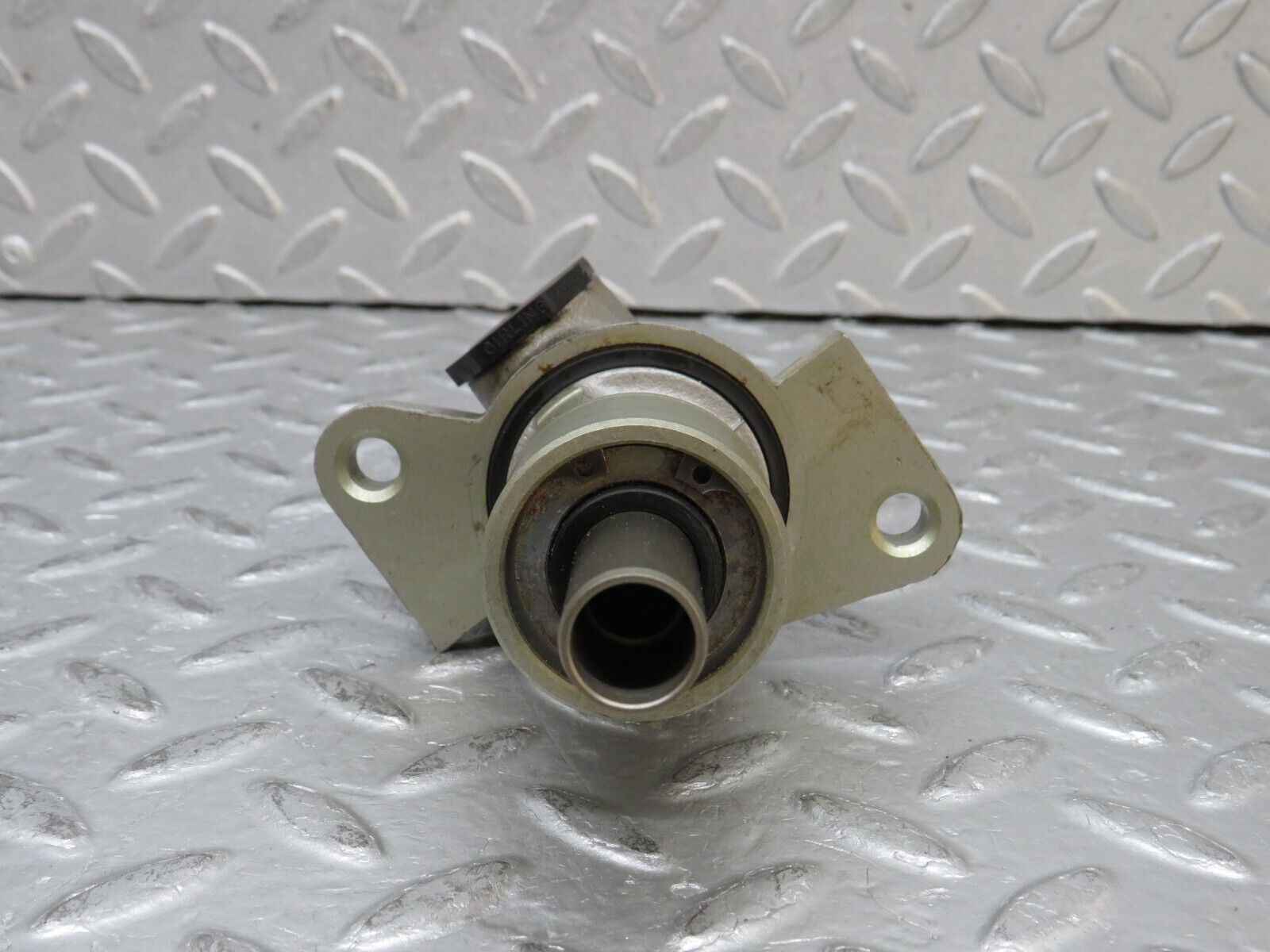 37931 Mercedes-Benz A124 320E Cabriolet Brake Master Cylinder Girling