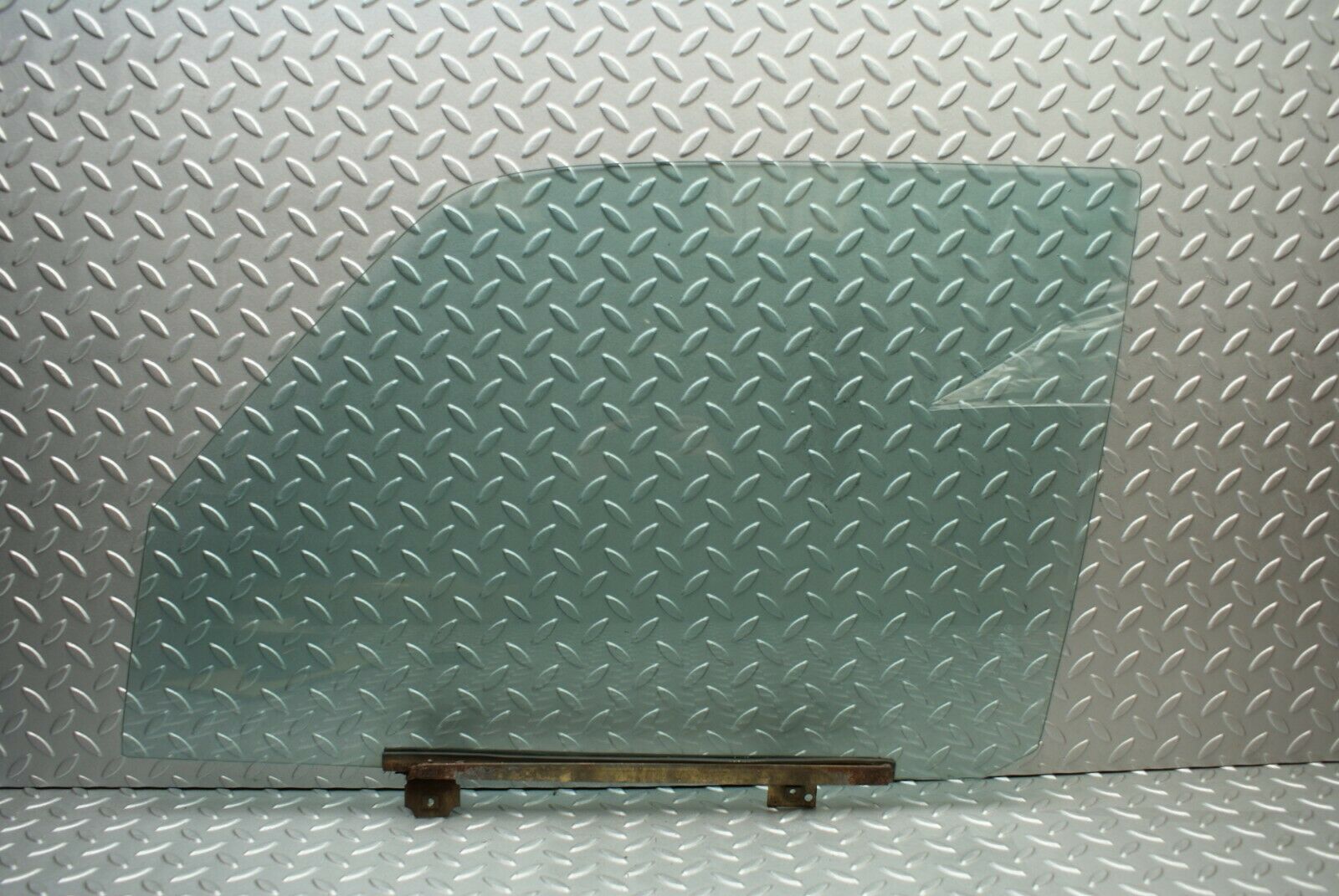 2561 Mercedes-Benz W116 350SE Front Left Door Glass