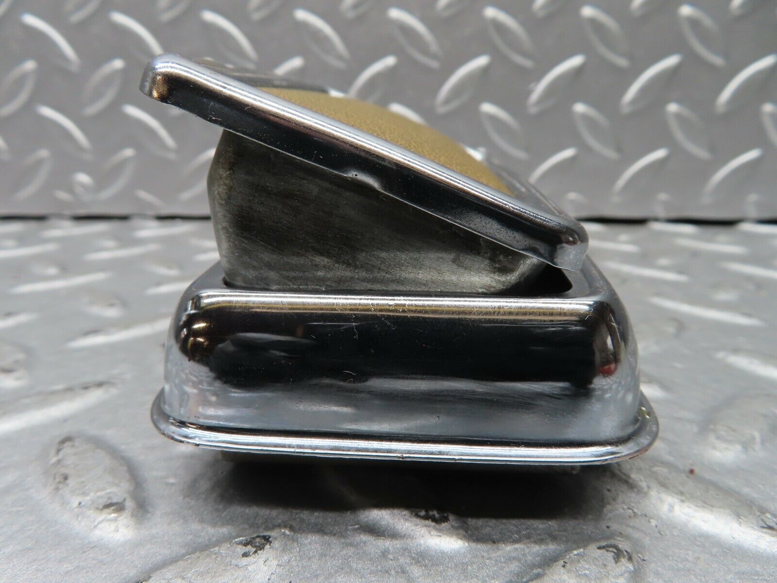 20281 Mercedes-Benz W114 280CE Coupe Rear Ashtray Beige