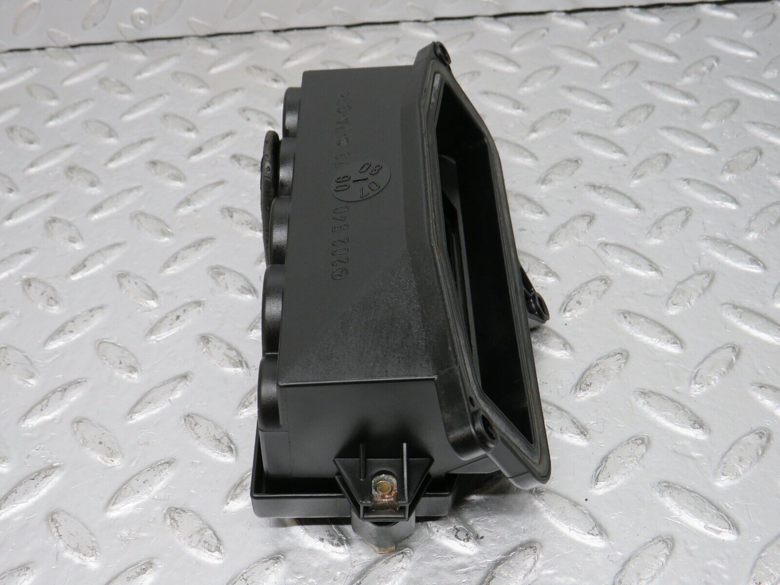 33410 Mercedes-Benz W202 C180 Grommet Rail Bracket 2025400673