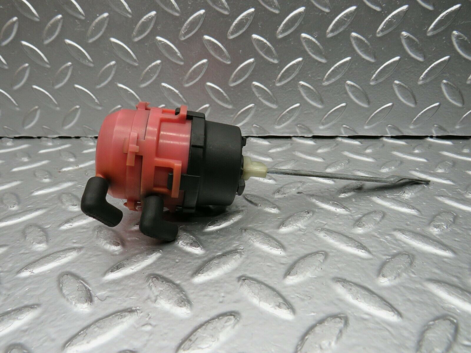 22478 Mercedes-Benz C124 E220 Coupe Heater Box Vacuum Actuator