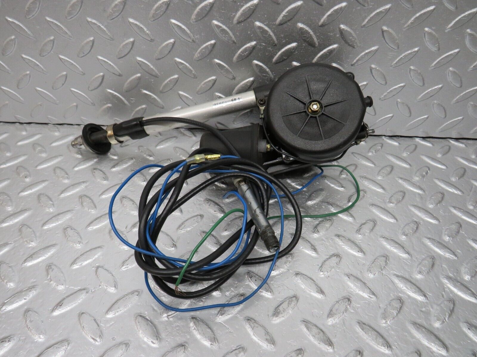 34368 Mercedes-Benz C126 380SEC Coupe Electric Antenna