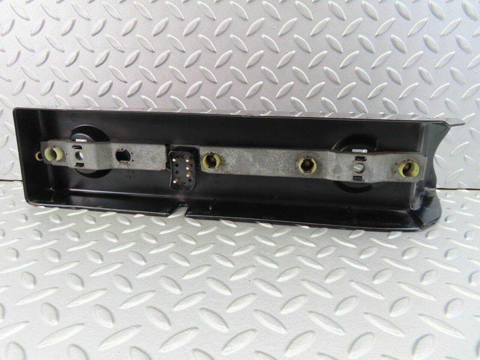 7338 Mercedes-Benz W116 450SE Right Tail Light Cover Bulb Holder