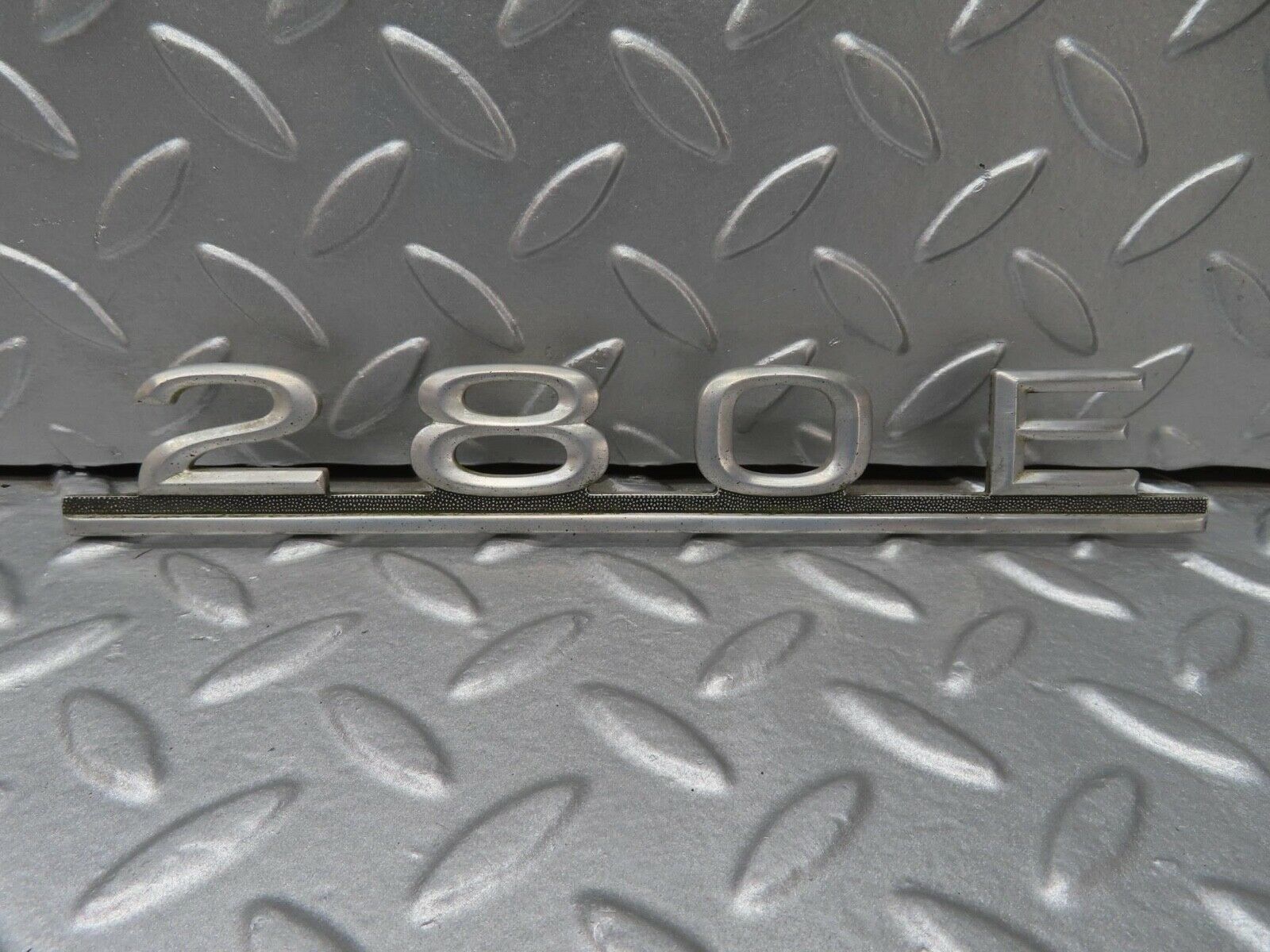 15933 Mercedes-Benz W123 280E Trunk Badge Logo Emblem 1238170815